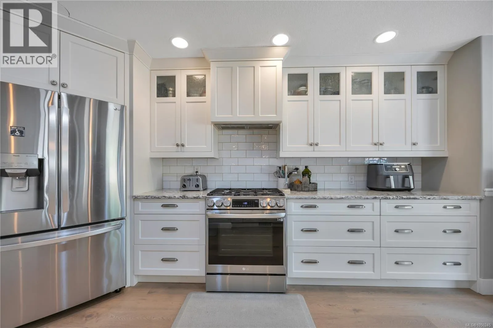 901 Savary Dr