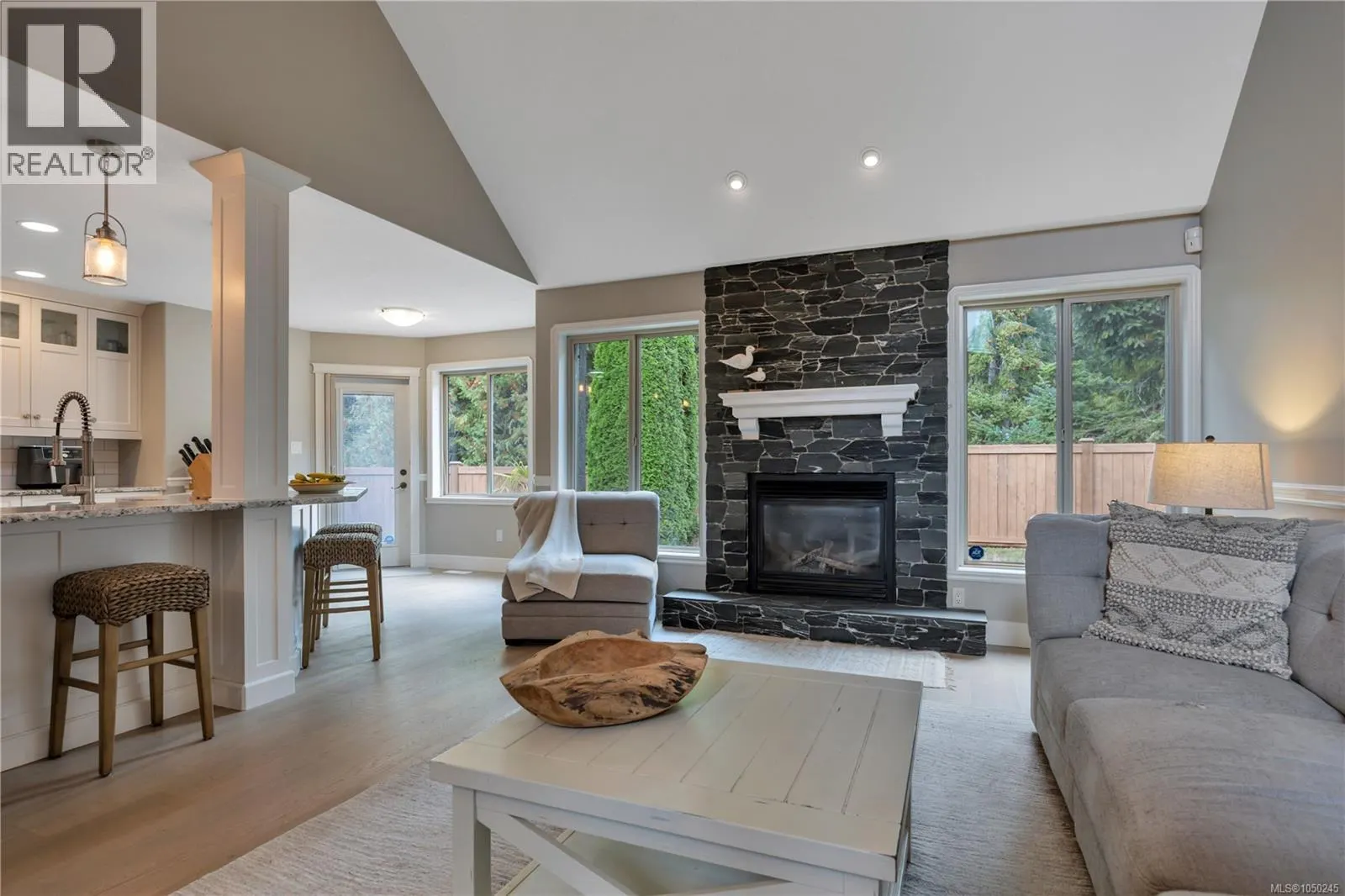 901 Savary Dr