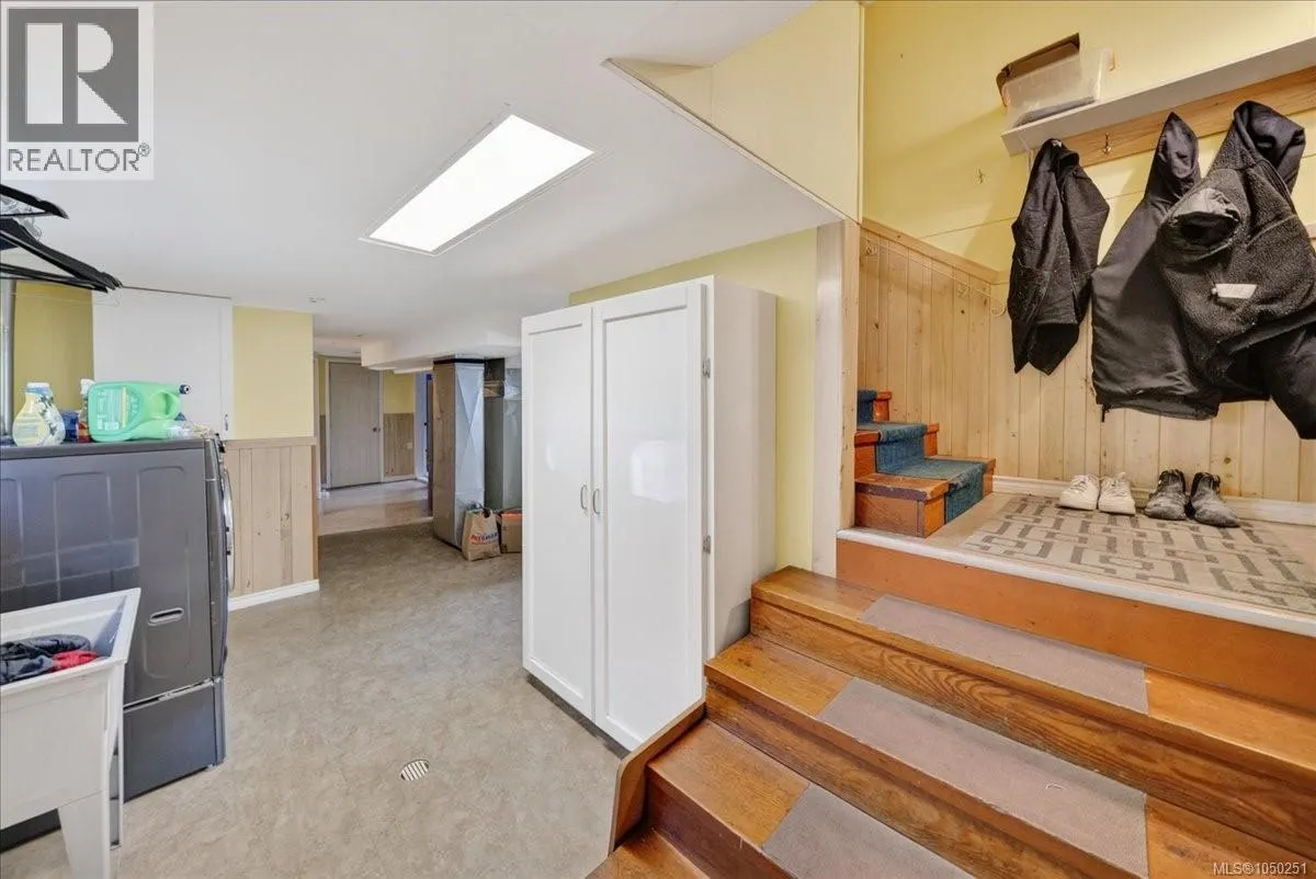 2216 Carpenter Rd