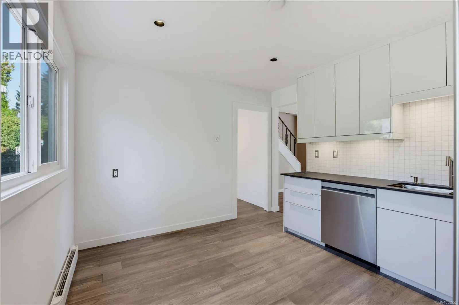 1714 Ashdale Pl