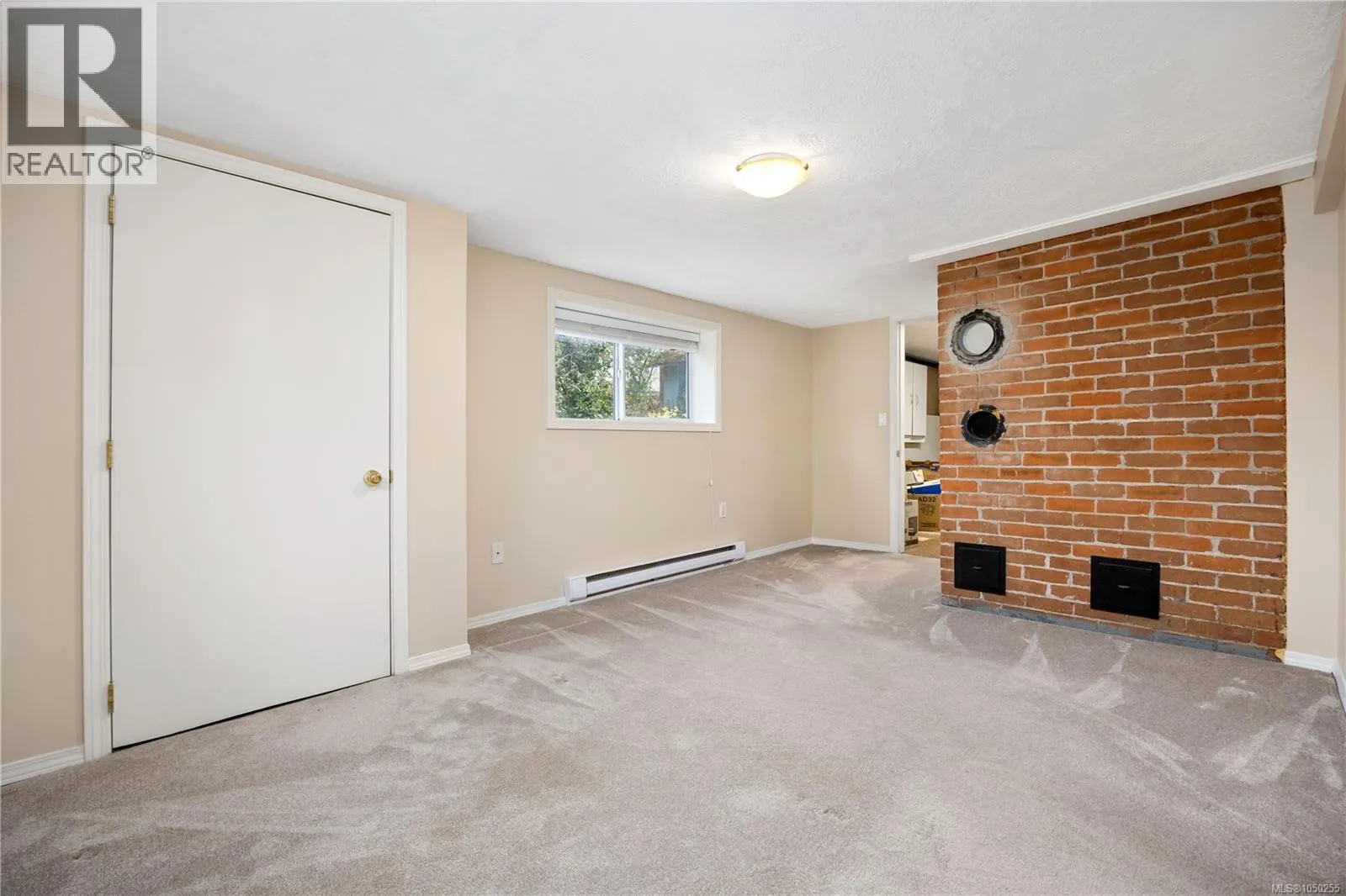 1085 Hulford St