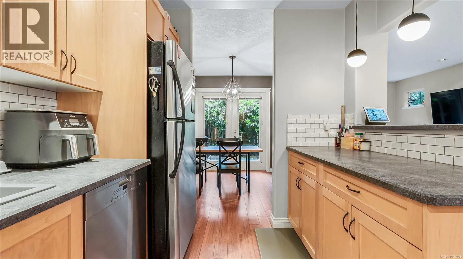 110 724 LARKHALL Rd
