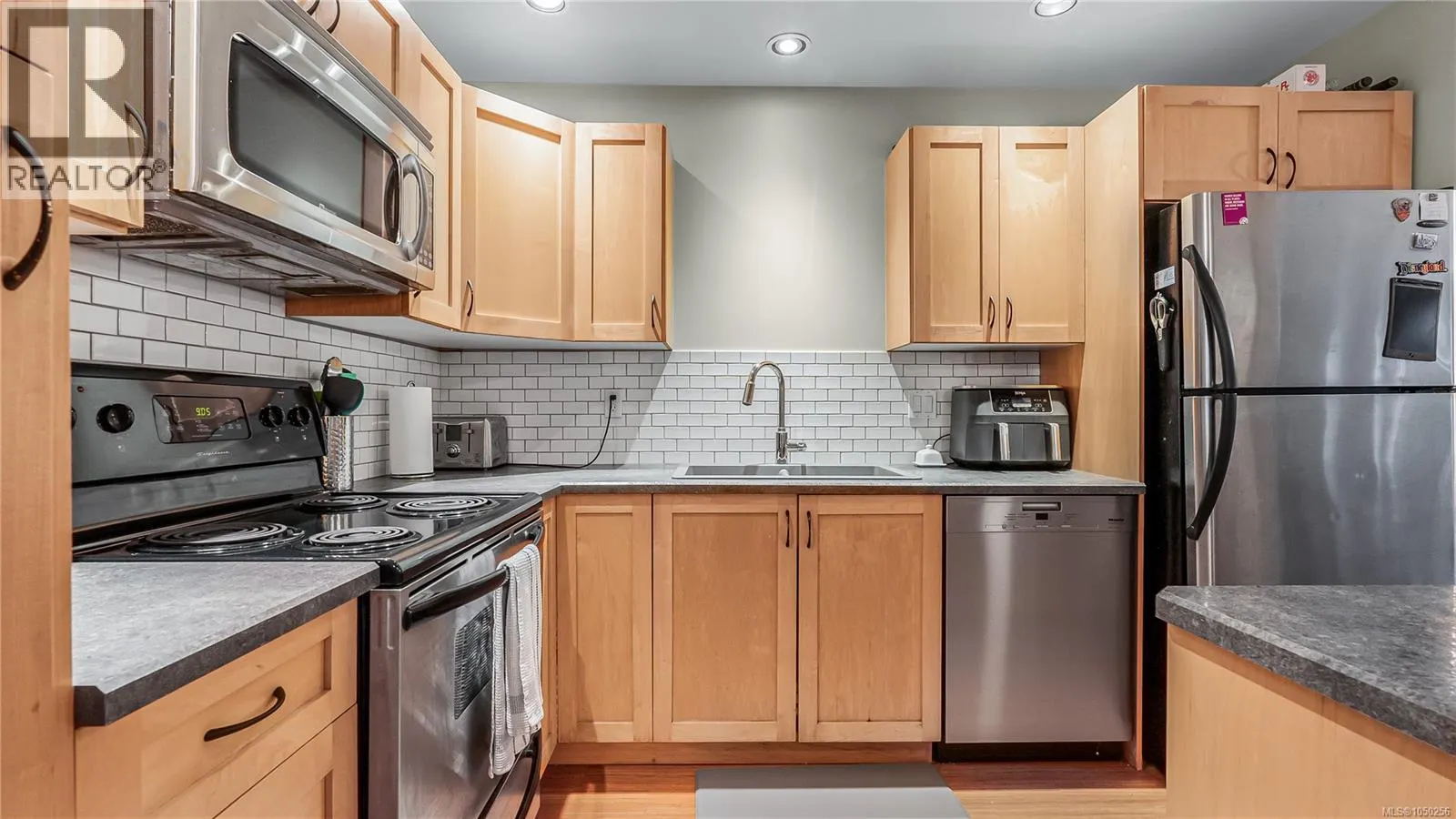110 724 LARKHALL Rd