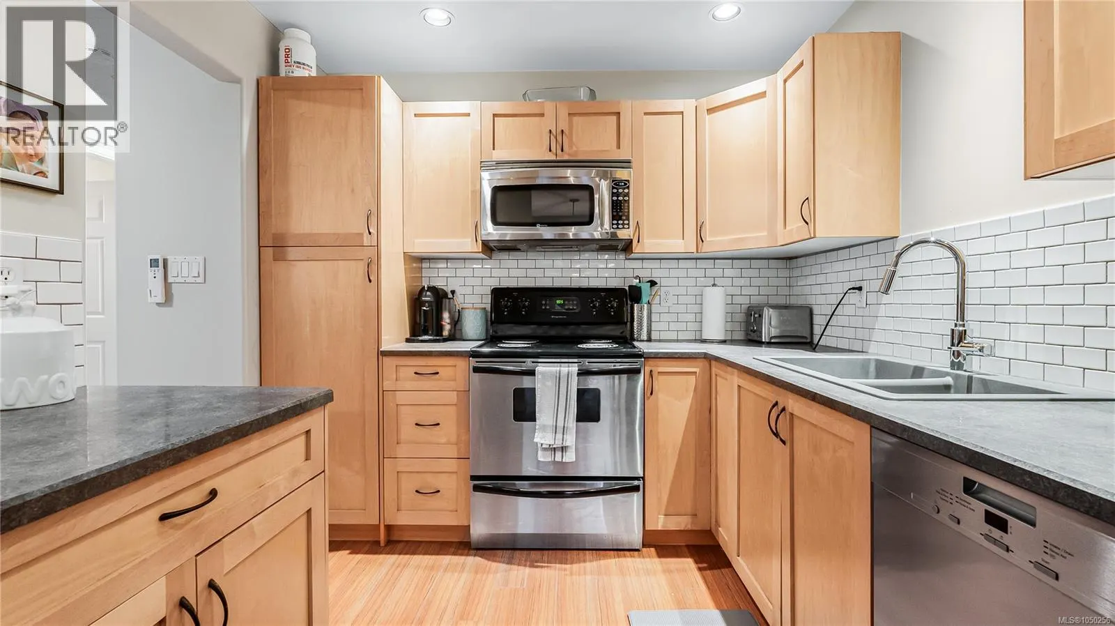 110 724 LARKHALL Rd