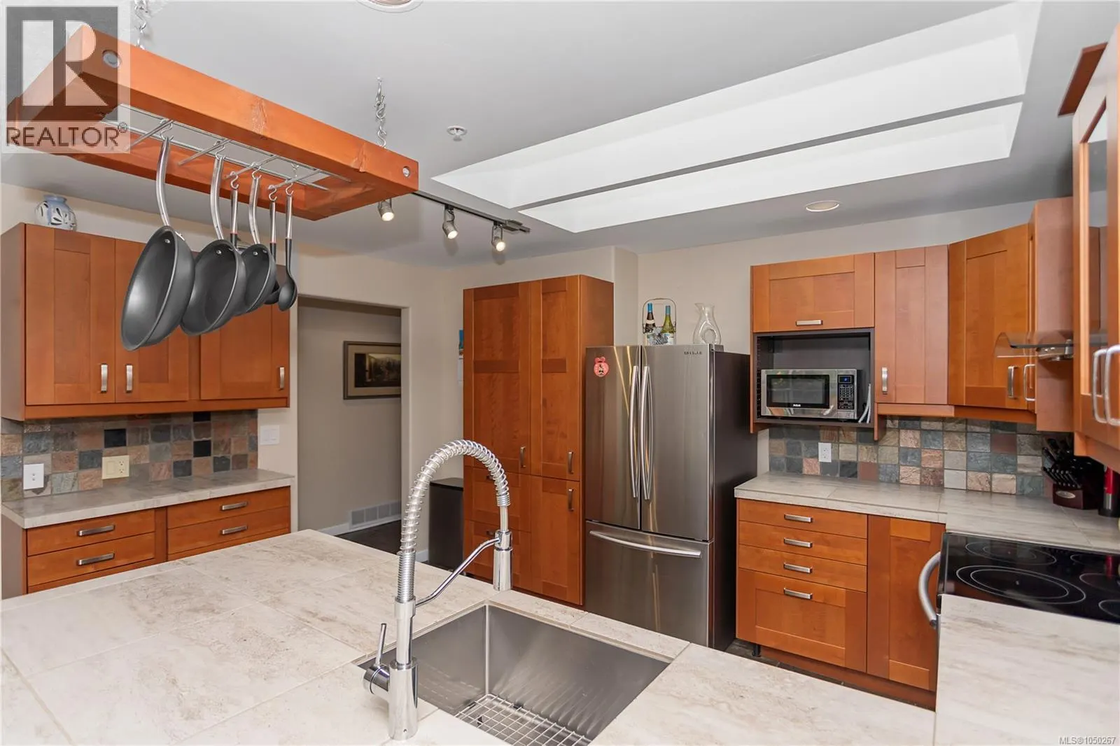 18 4991 Bella Vista Cres