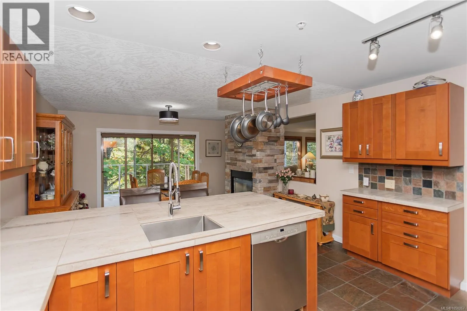 18 4991 Bella Vista Cres