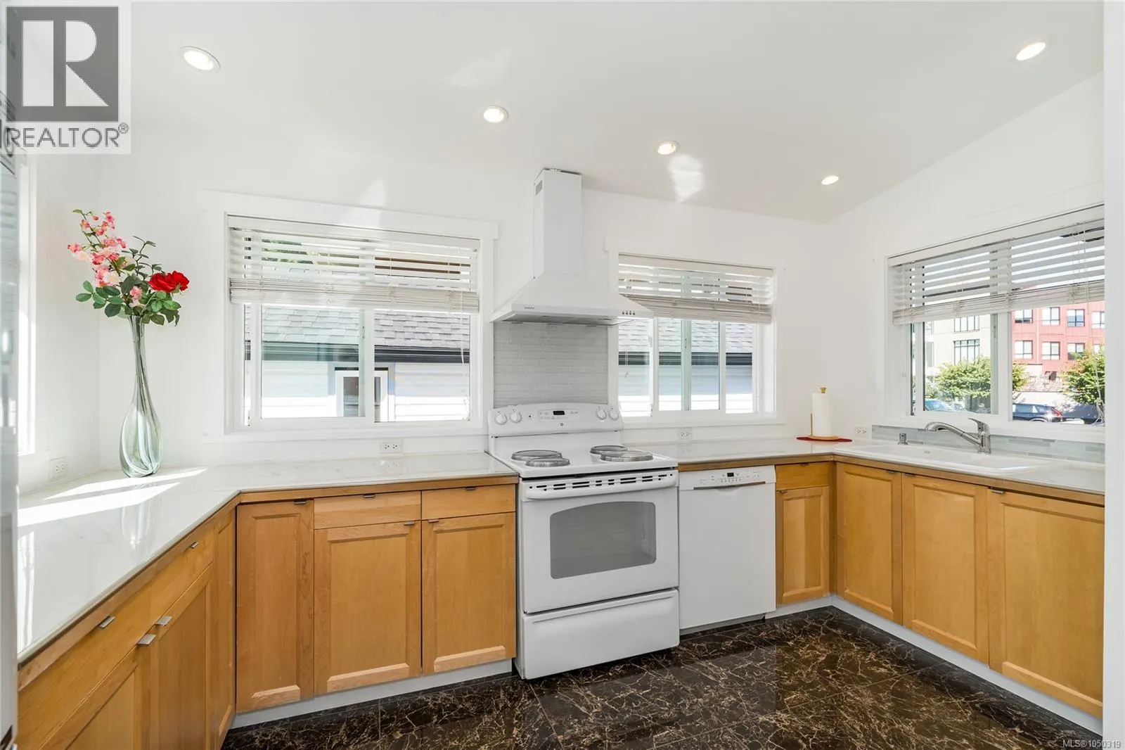 471 Selby St