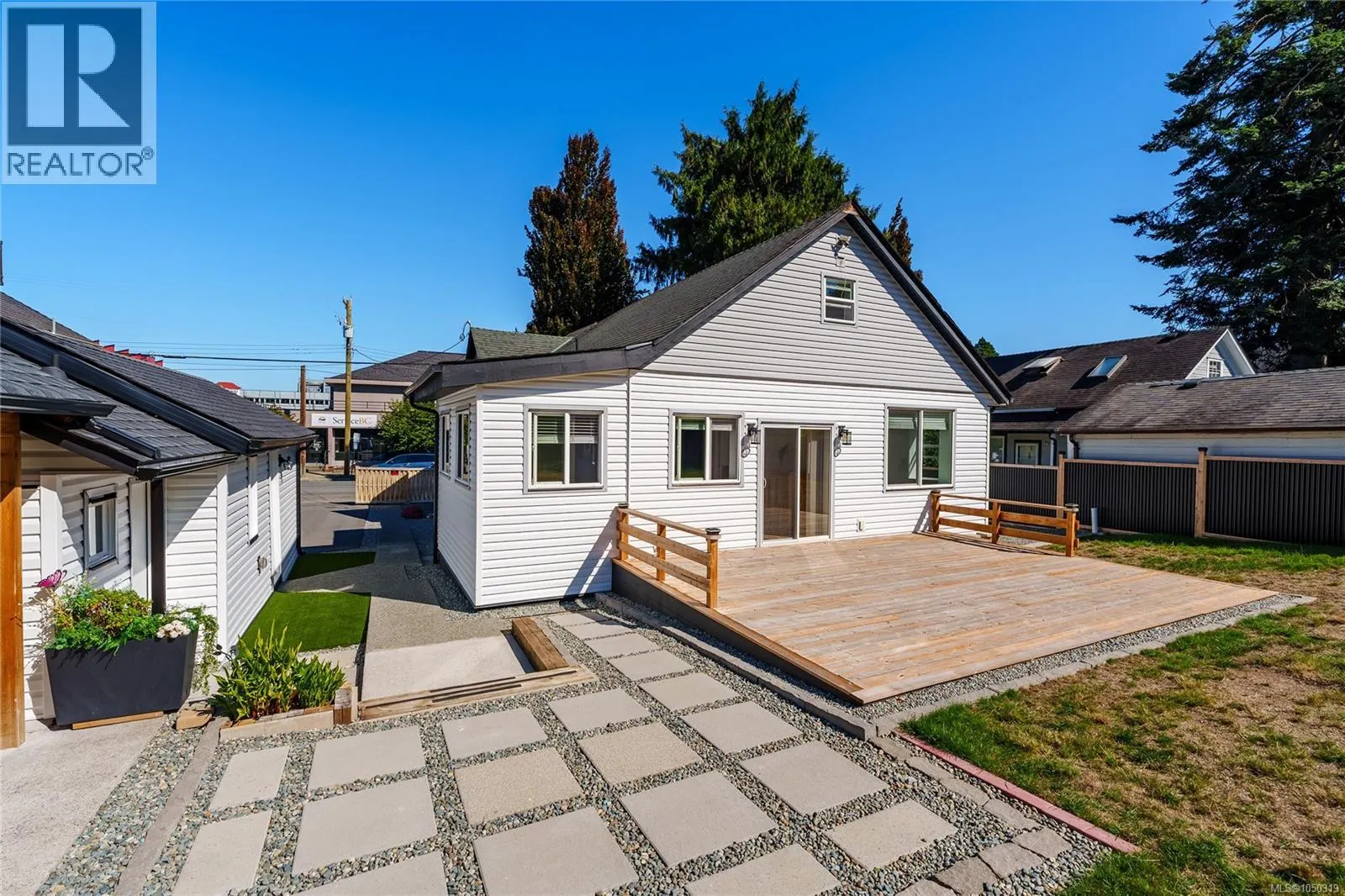 471 Selby St