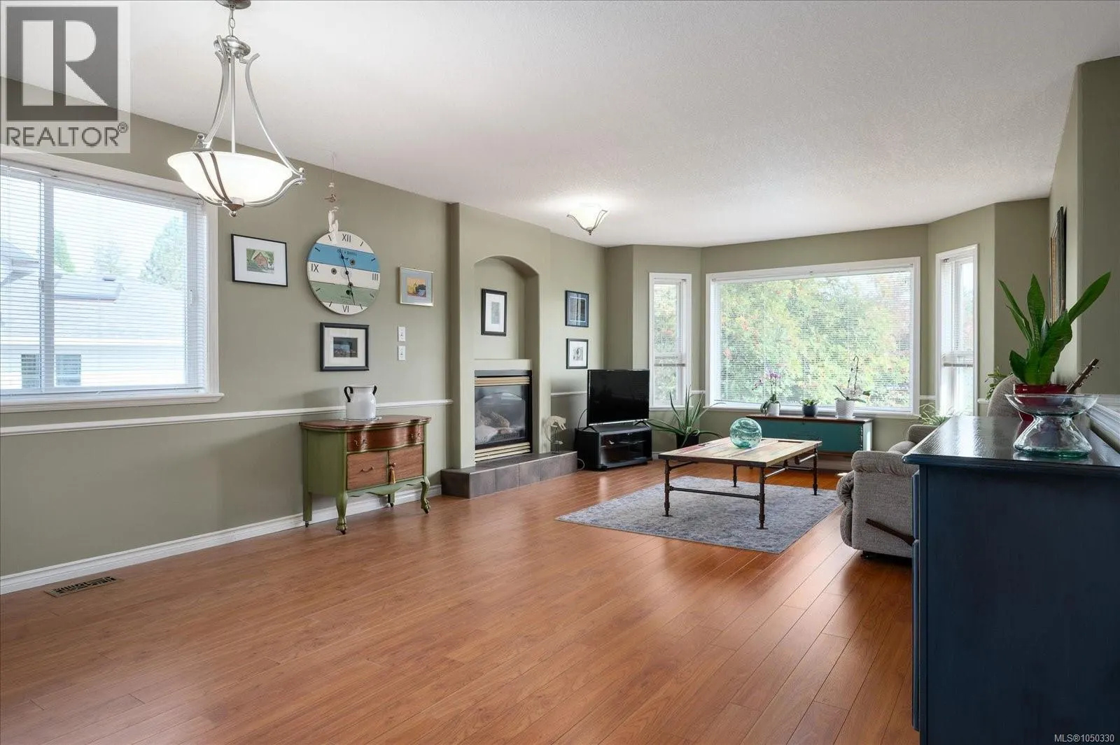 2187 Mountain Vista Dr