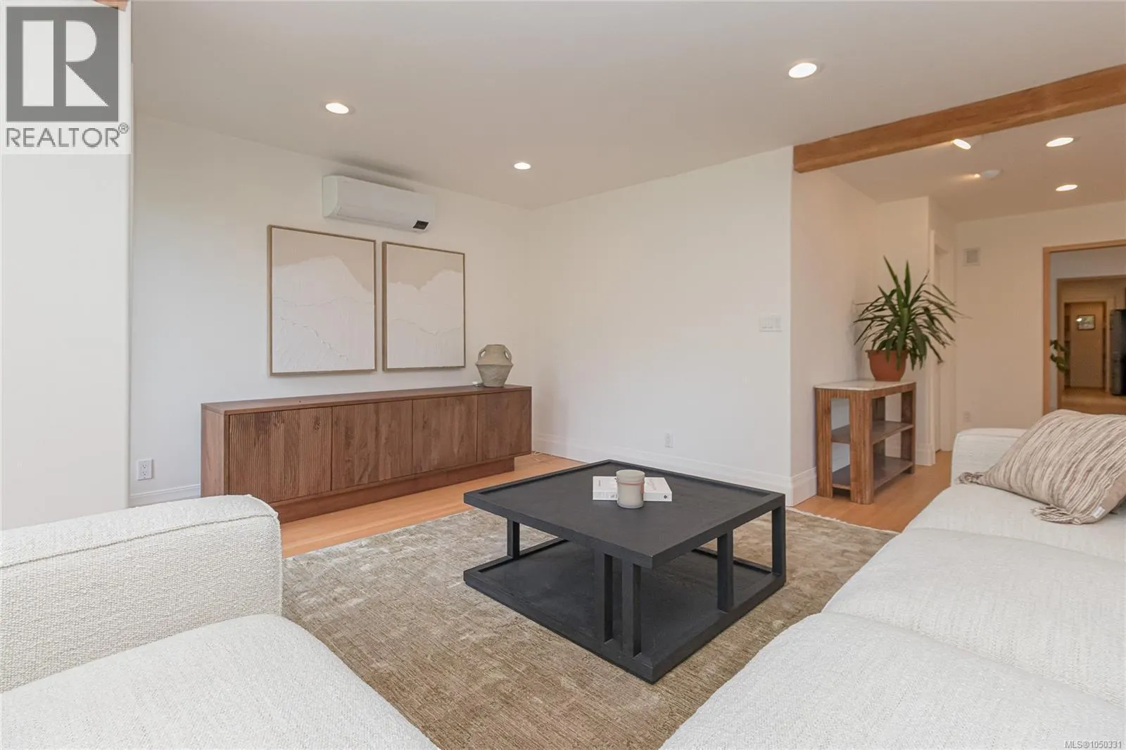 4906 Cordova Bay Rd