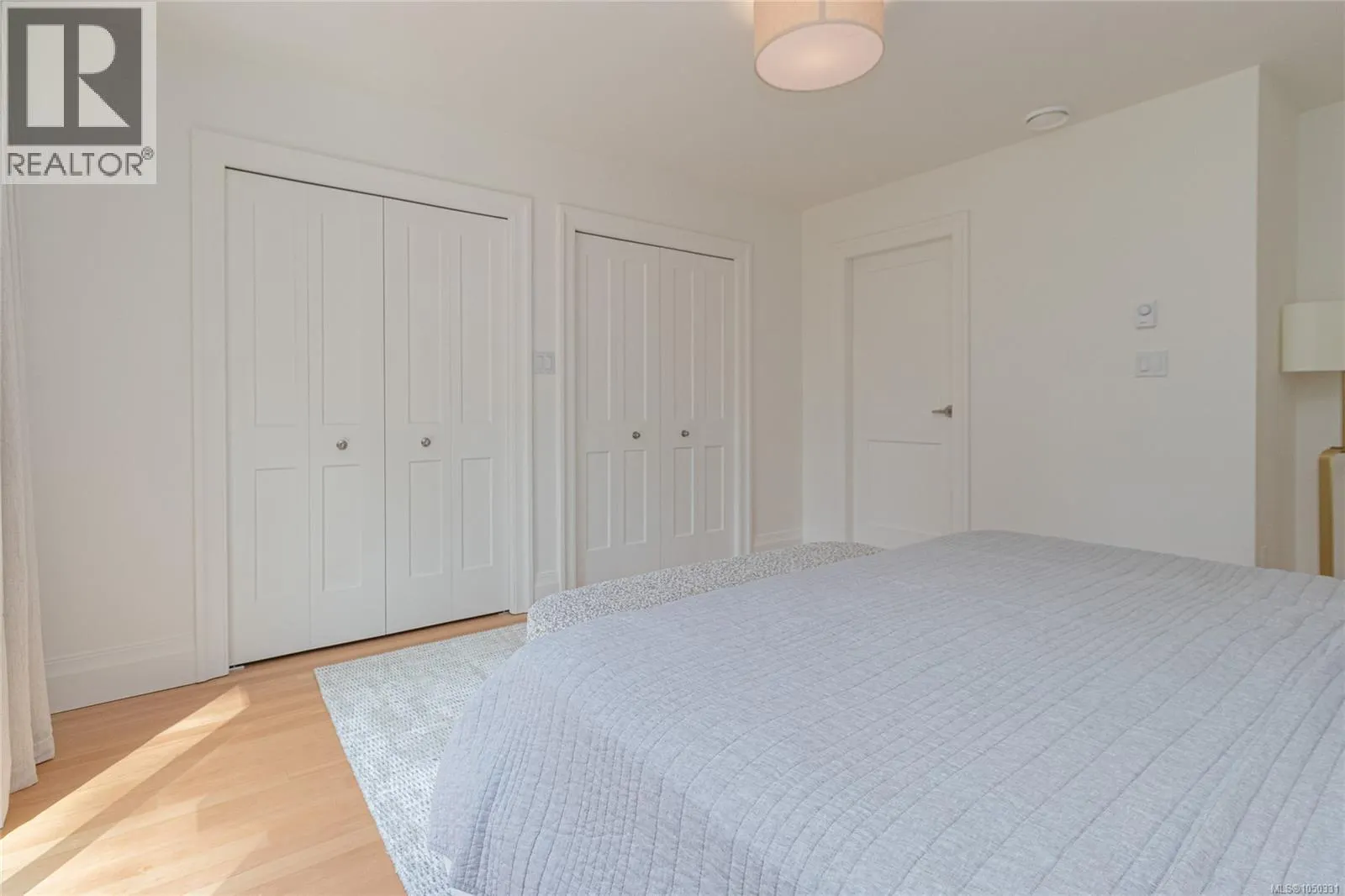 4906 Cordova Bay Rd