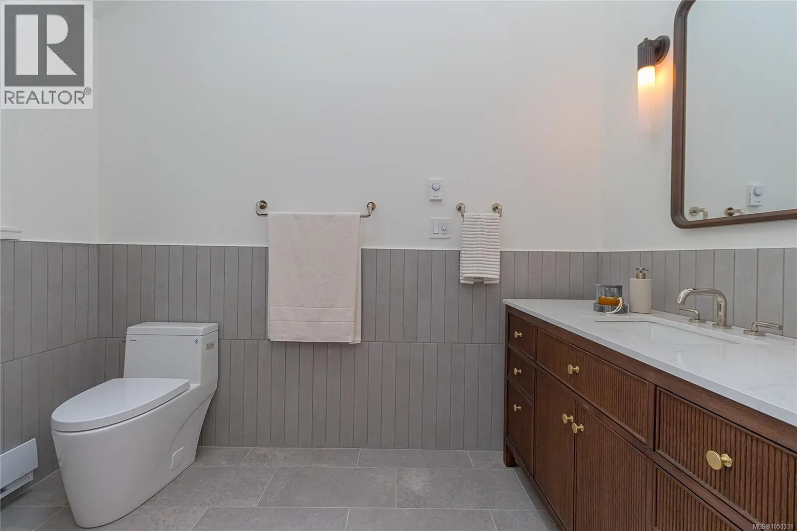 4906 Cordova Bay Rd