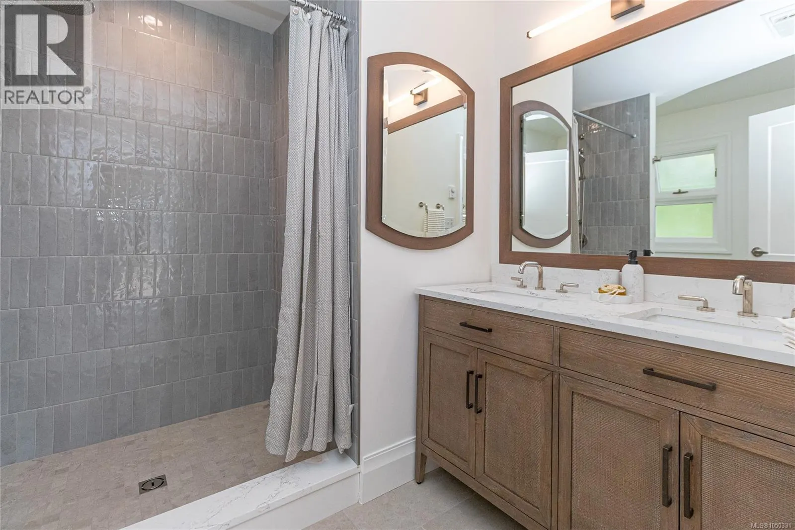 4906 Cordova Bay Rd