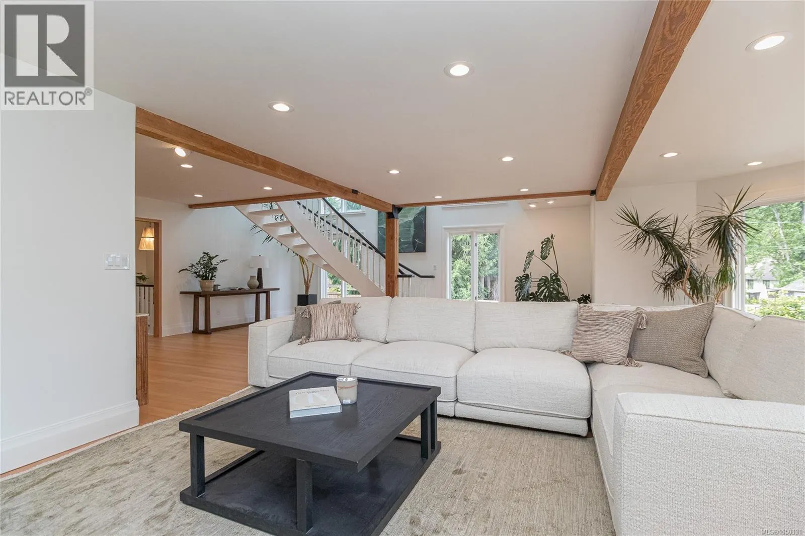 4906 Cordova Bay Rd