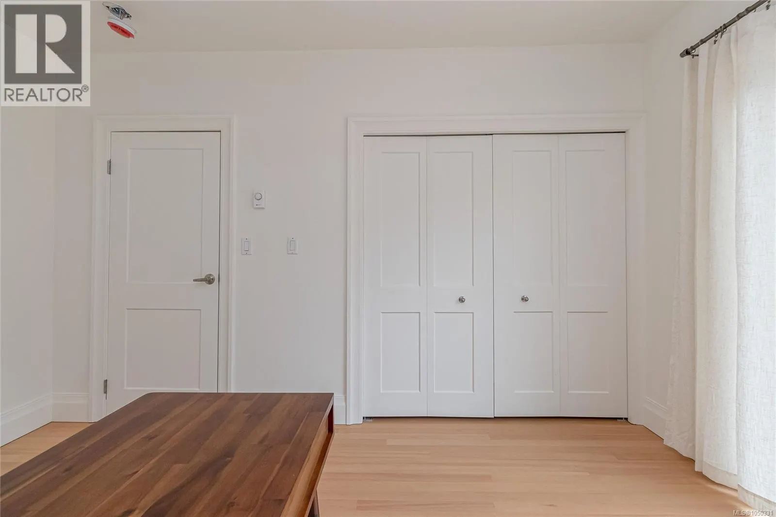 4906 Cordova Bay Rd