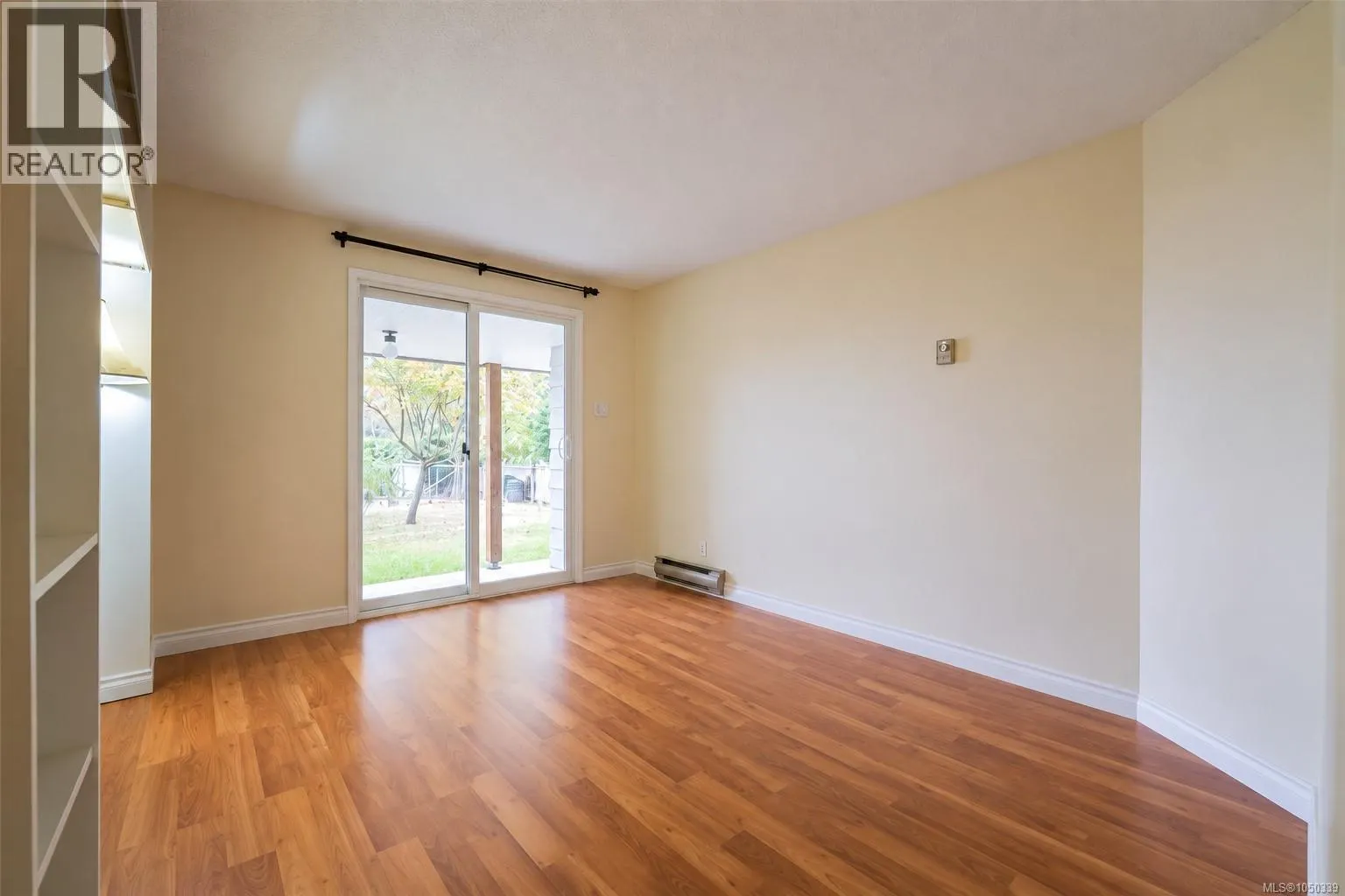 4 1225 Centre Rd