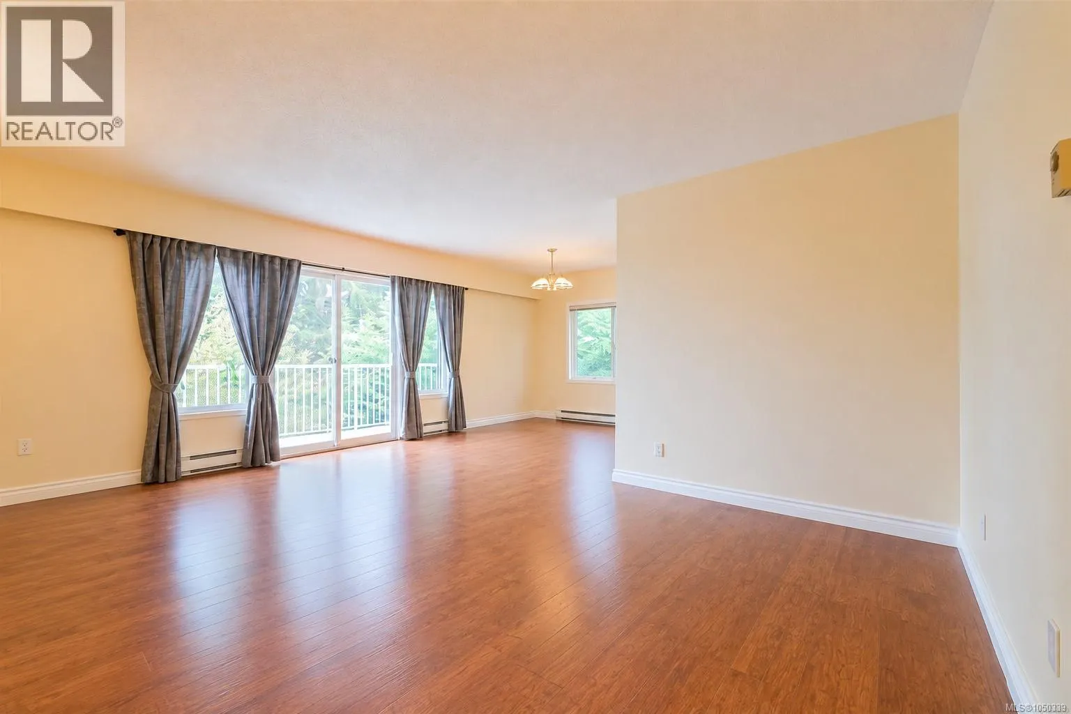 4 1225 Centre Rd