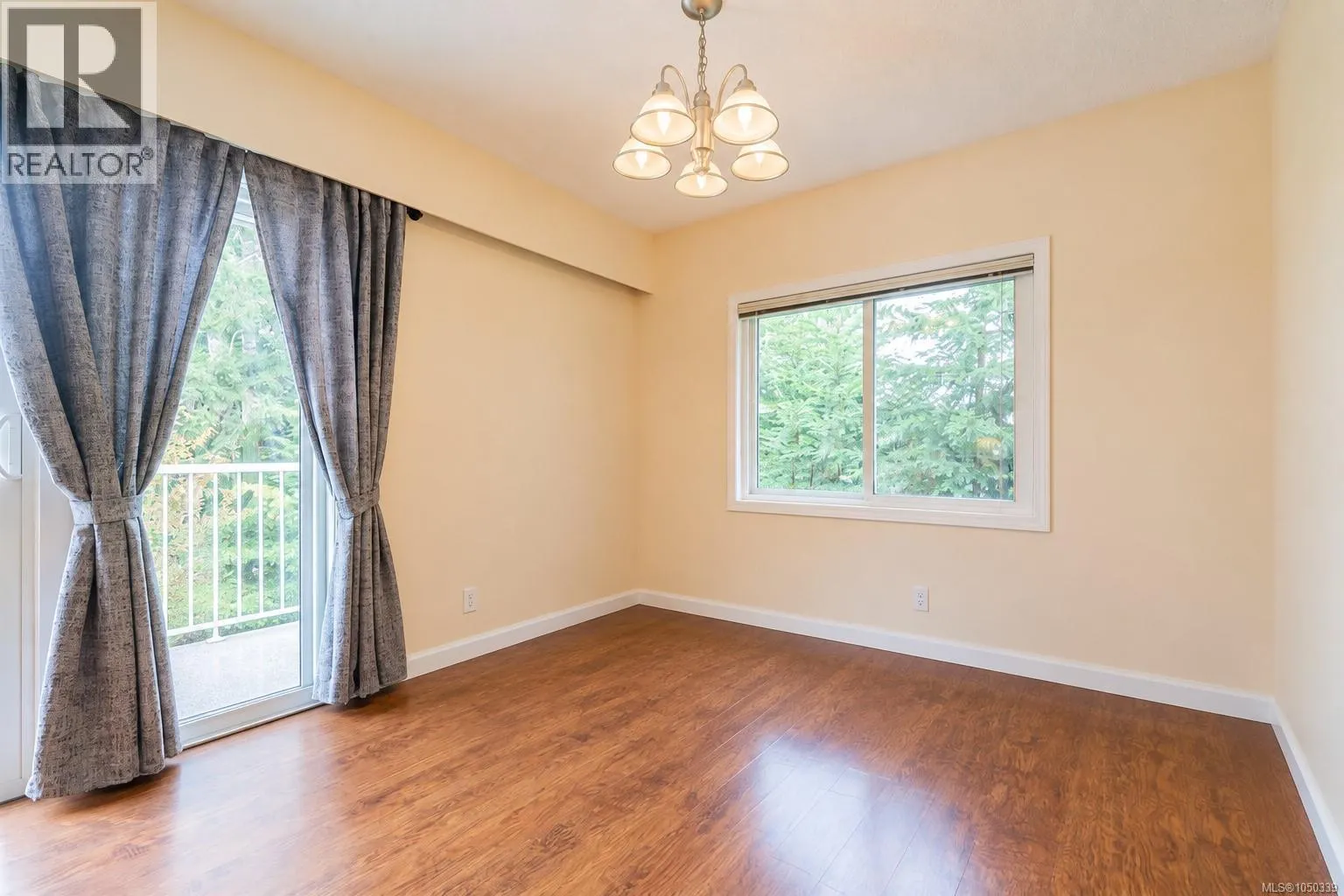 4 1225 Centre Rd
