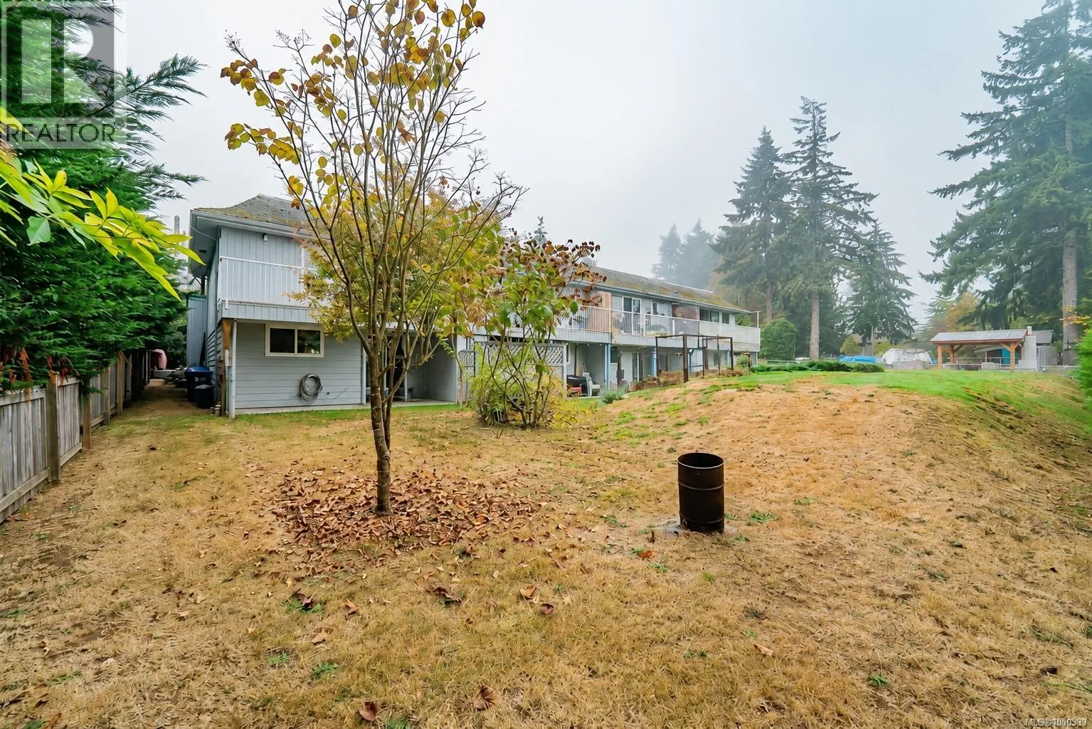 4 1225 Centre Rd