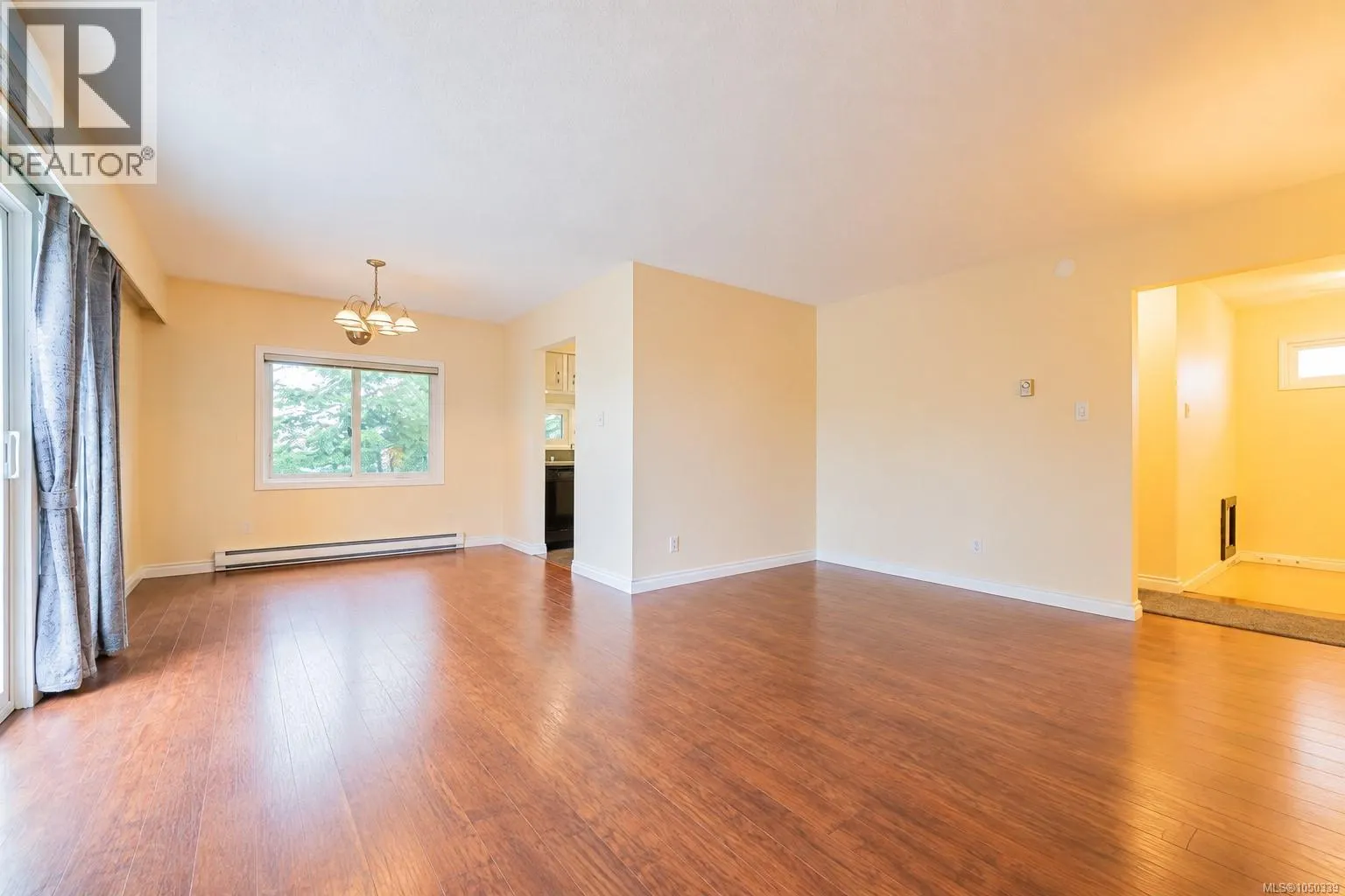 4 1225 Centre Rd