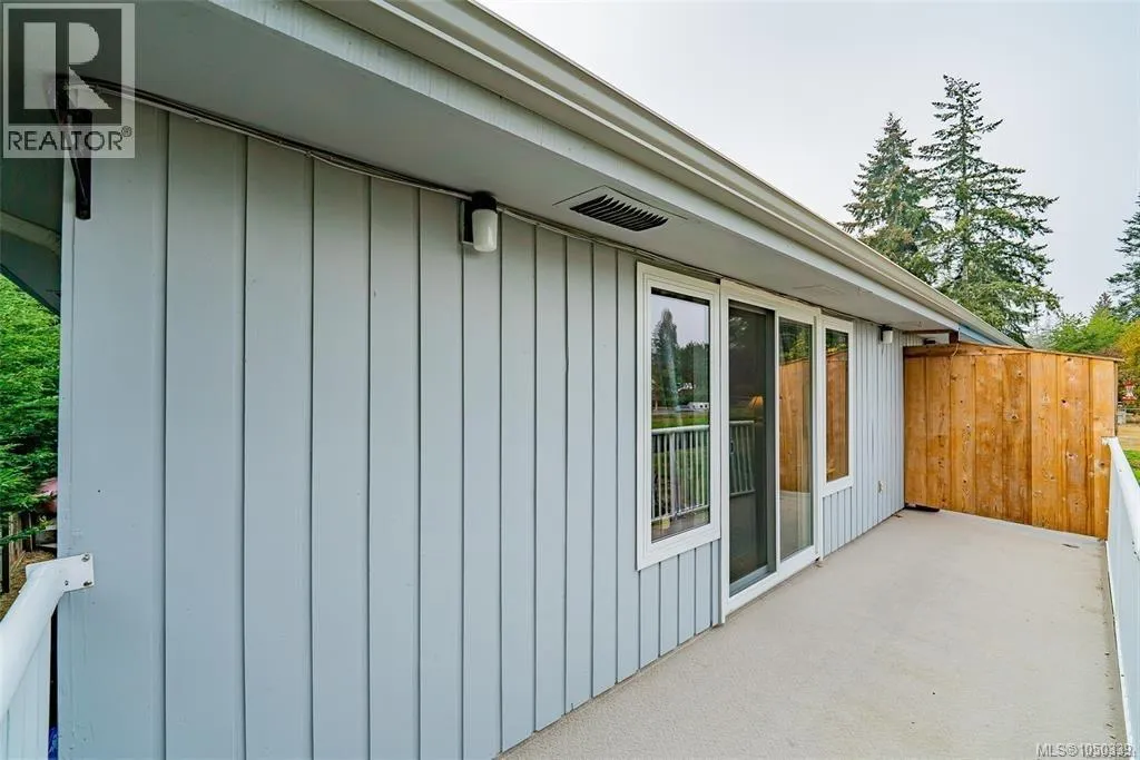 4 1225 Centre Rd