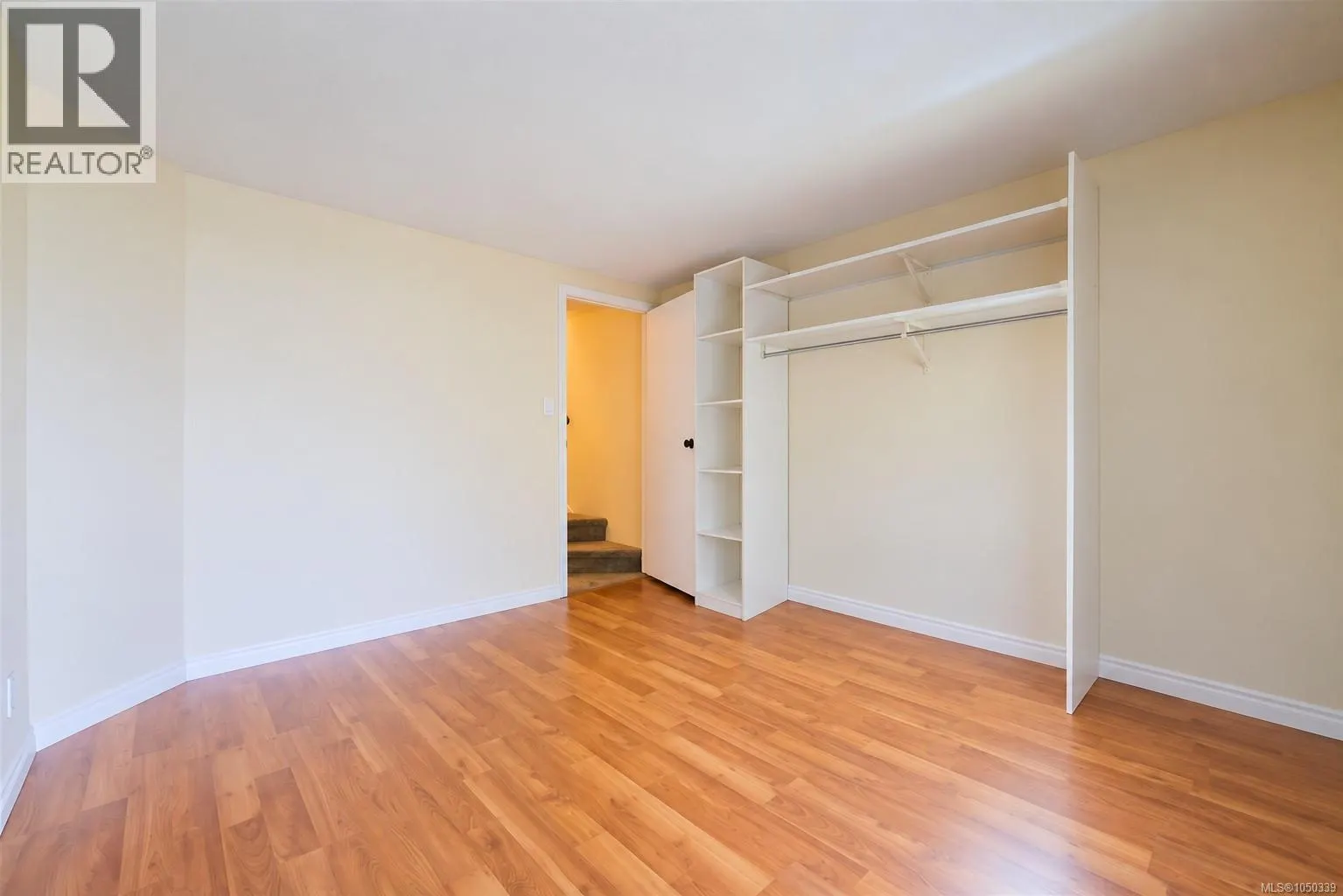 4 1225 Centre Rd