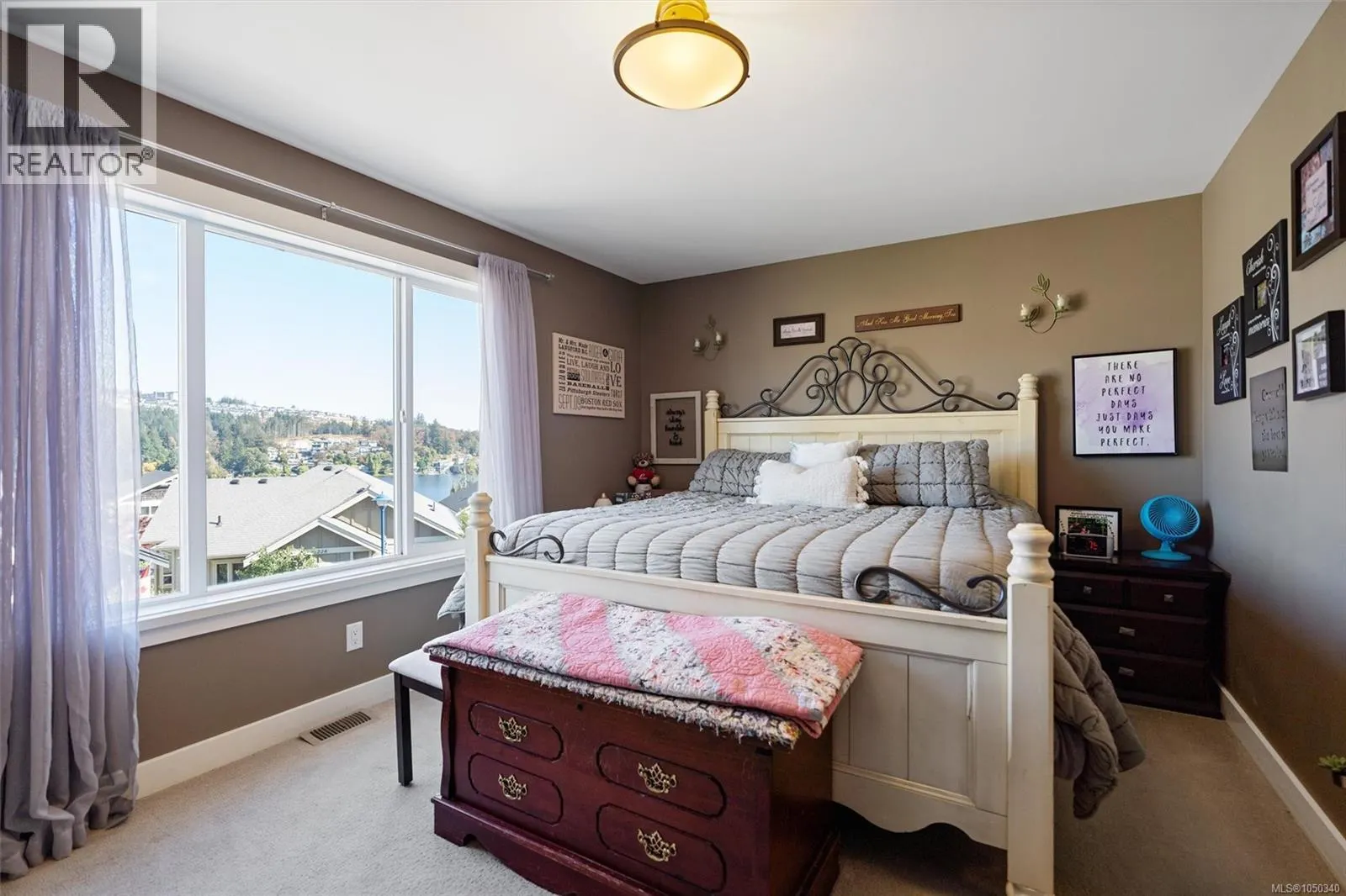 1221 Freshwater Cres