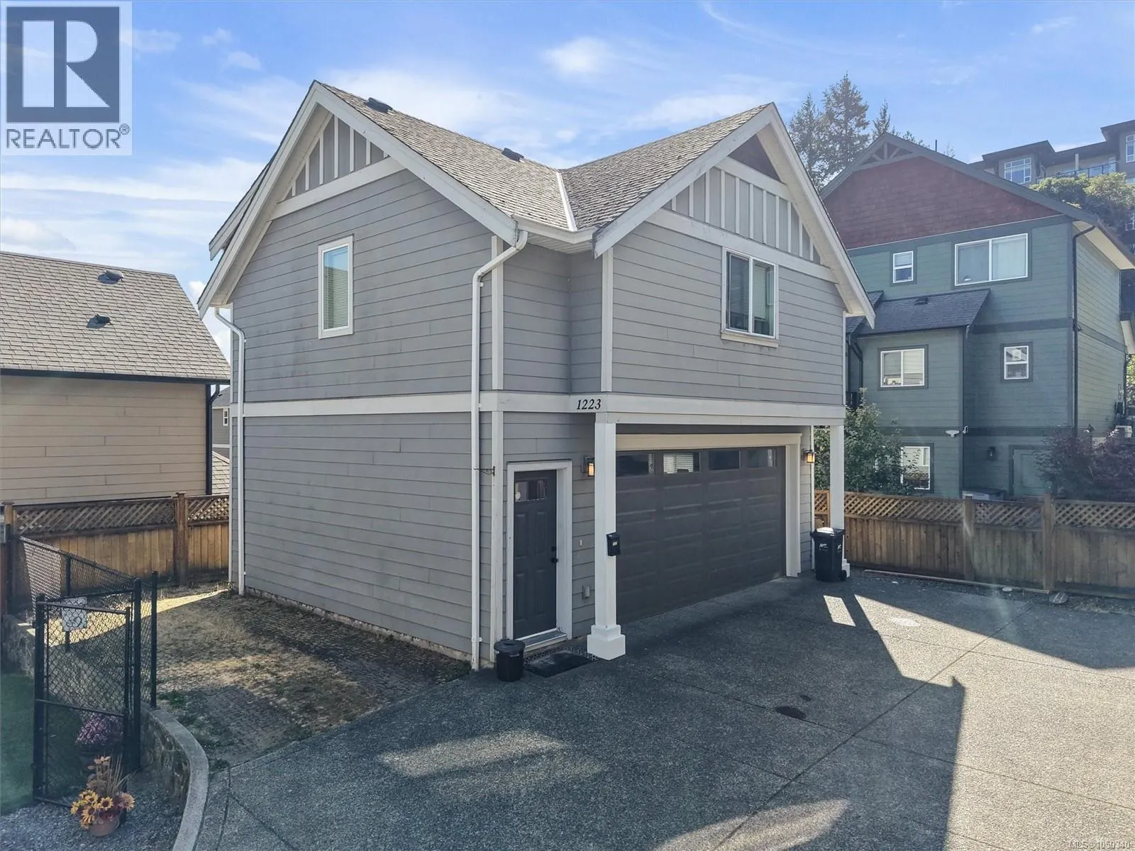 1221 Freshwater Cres