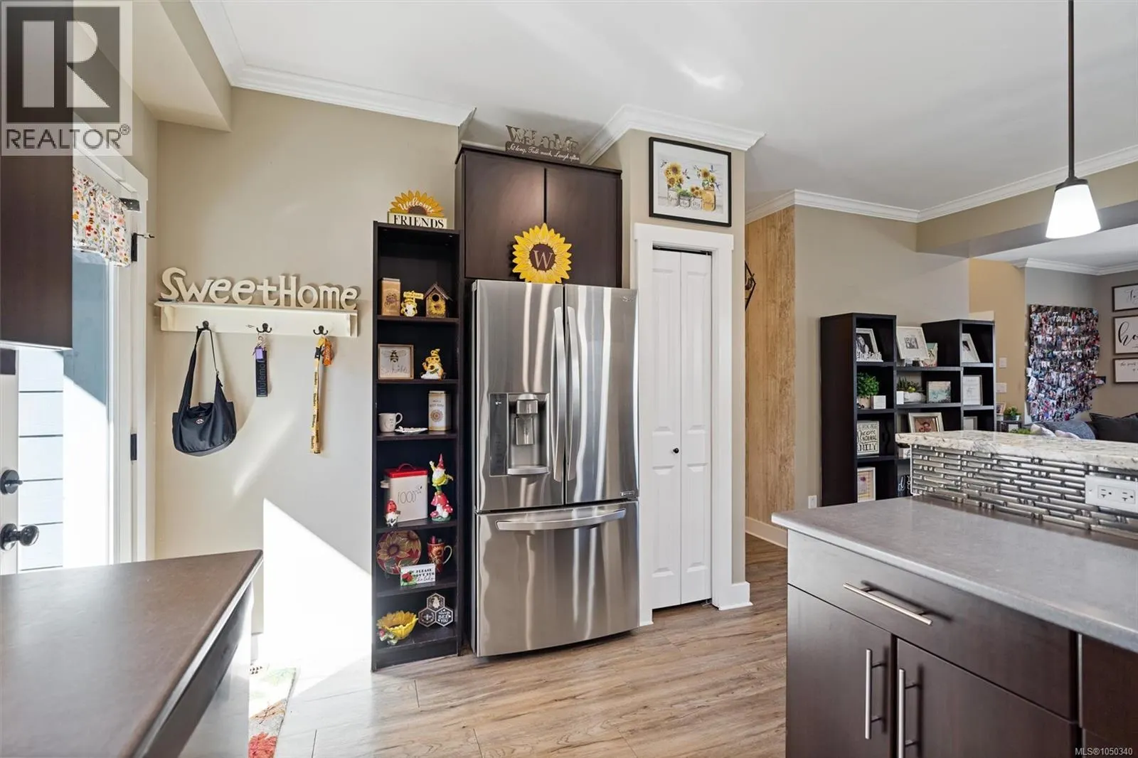 1221 Freshwater Cres
