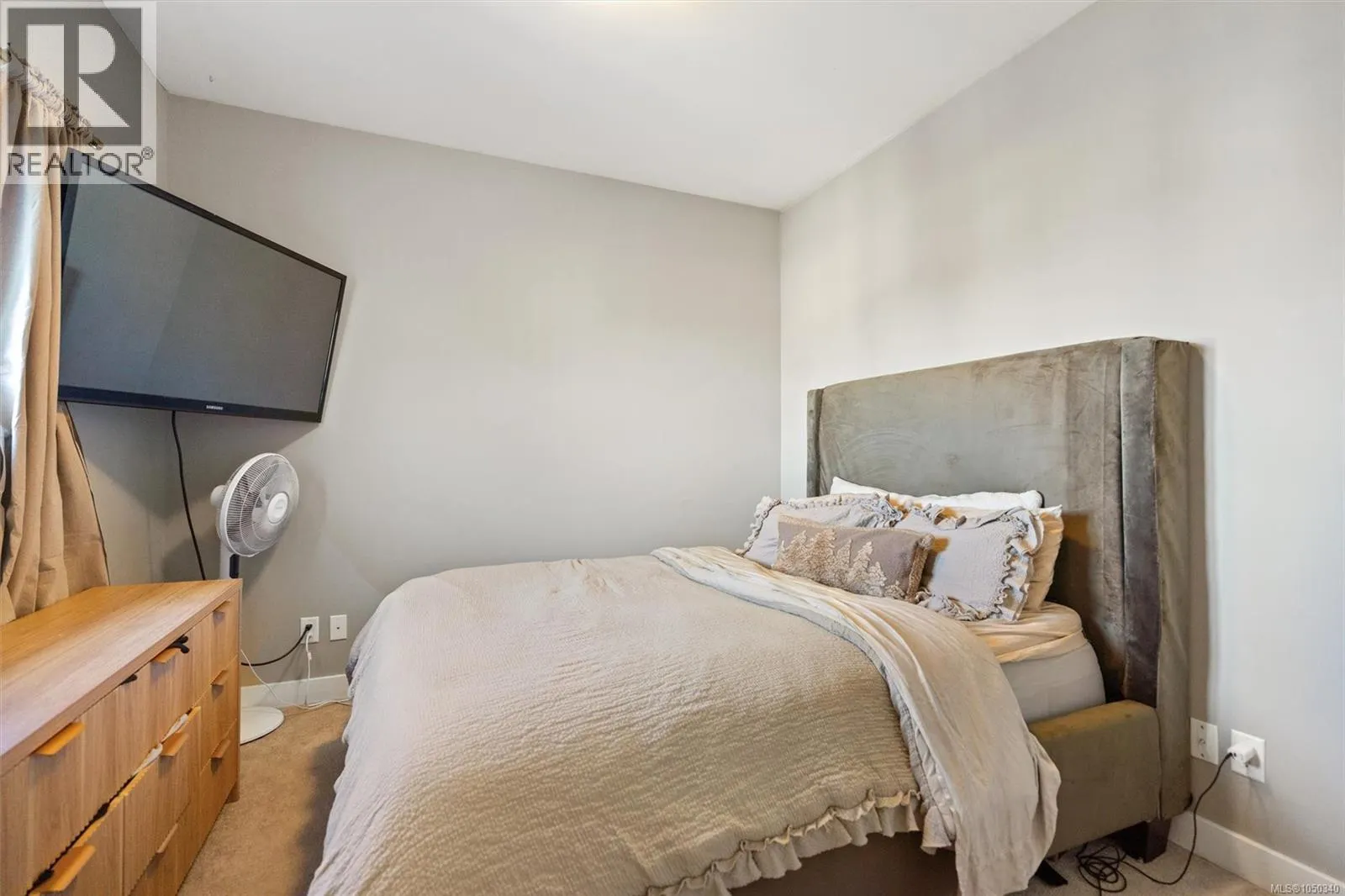 1221 Freshwater Cres