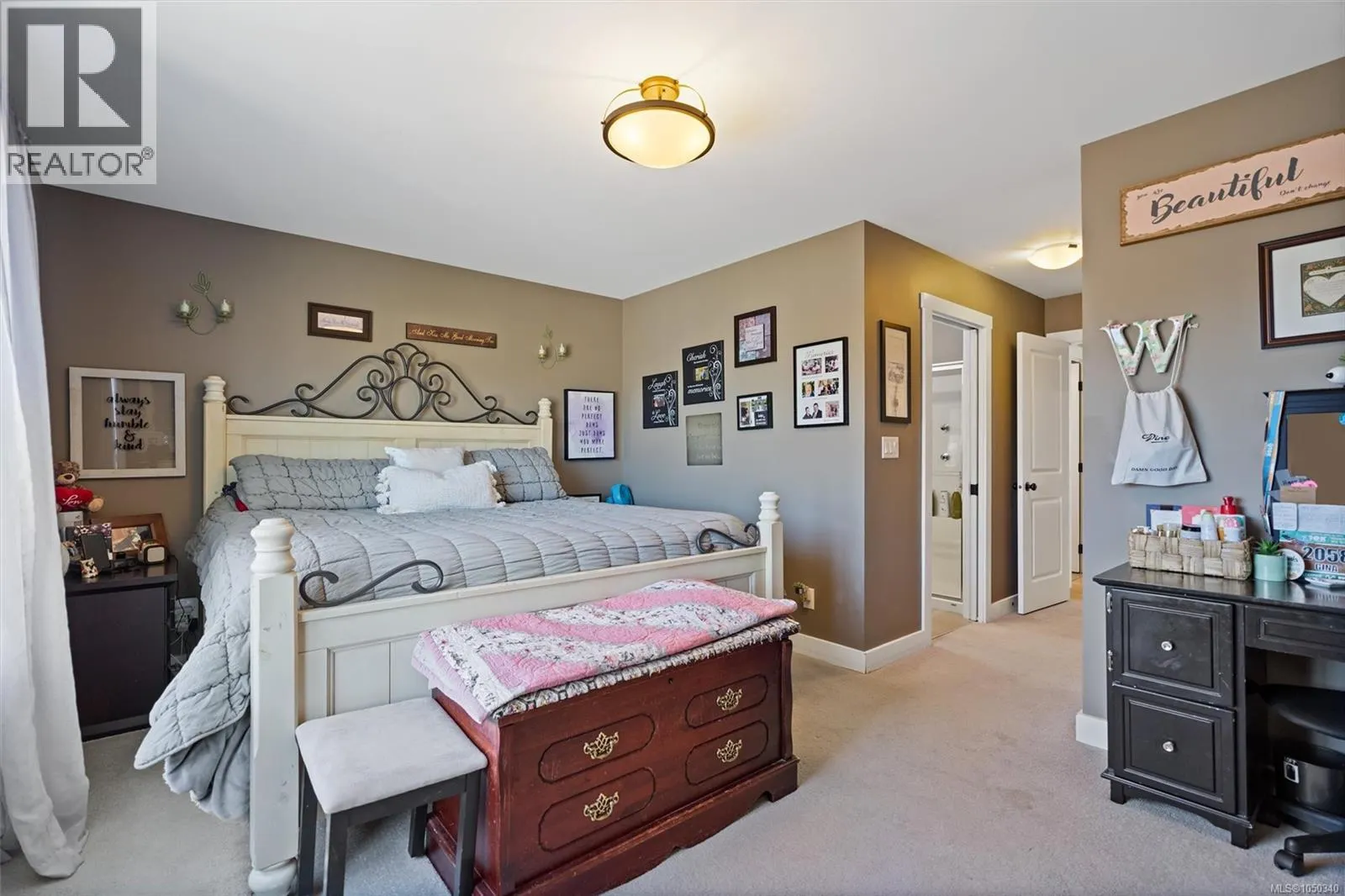 1221 Freshwater Cres