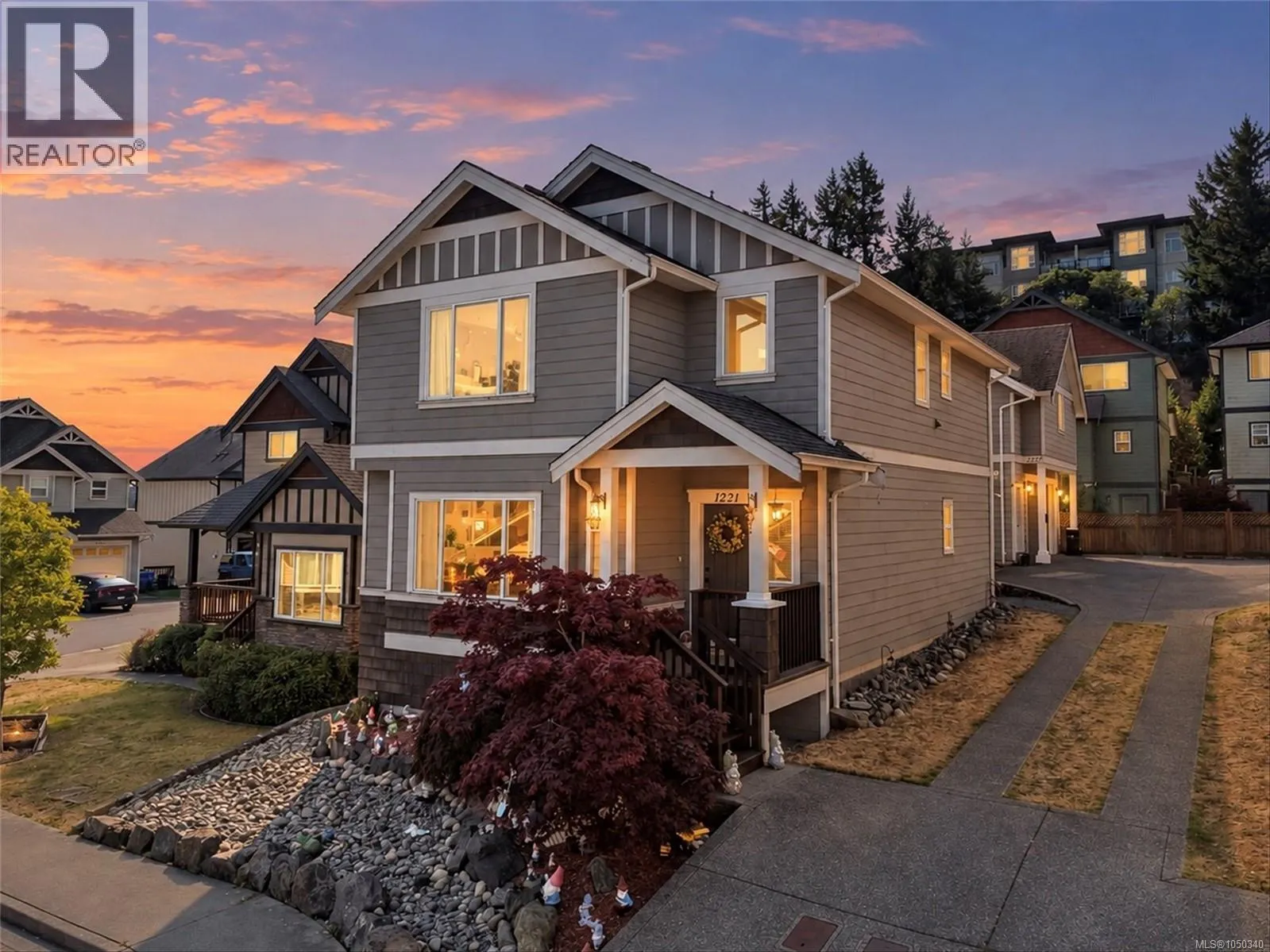 1221 Freshwater Cres