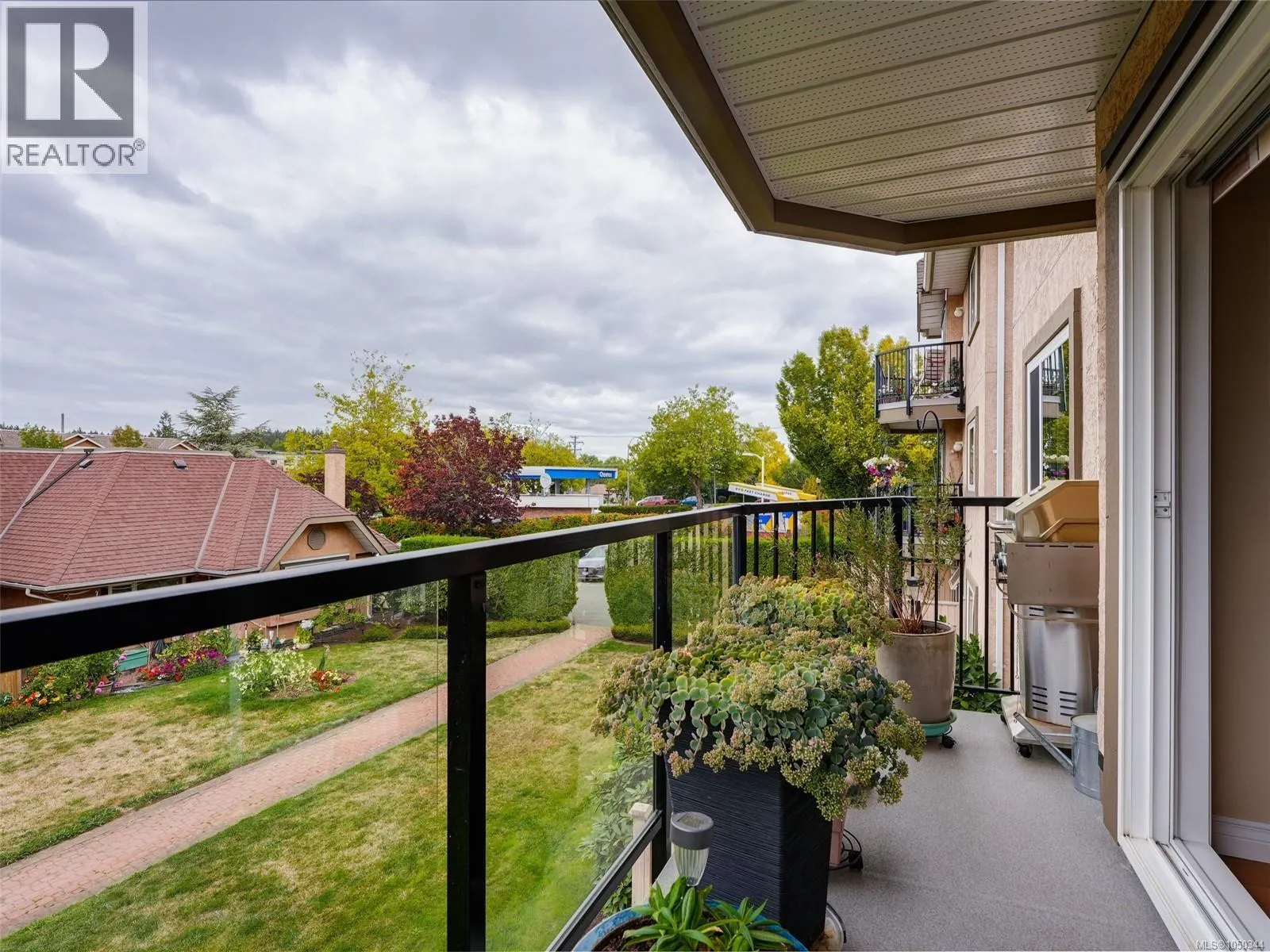 202 7070 West Saanich Rd