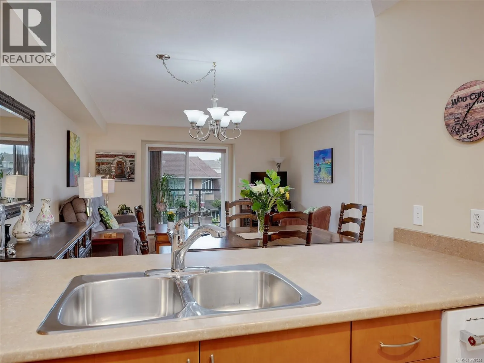 202 7070 West Saanich Rd
