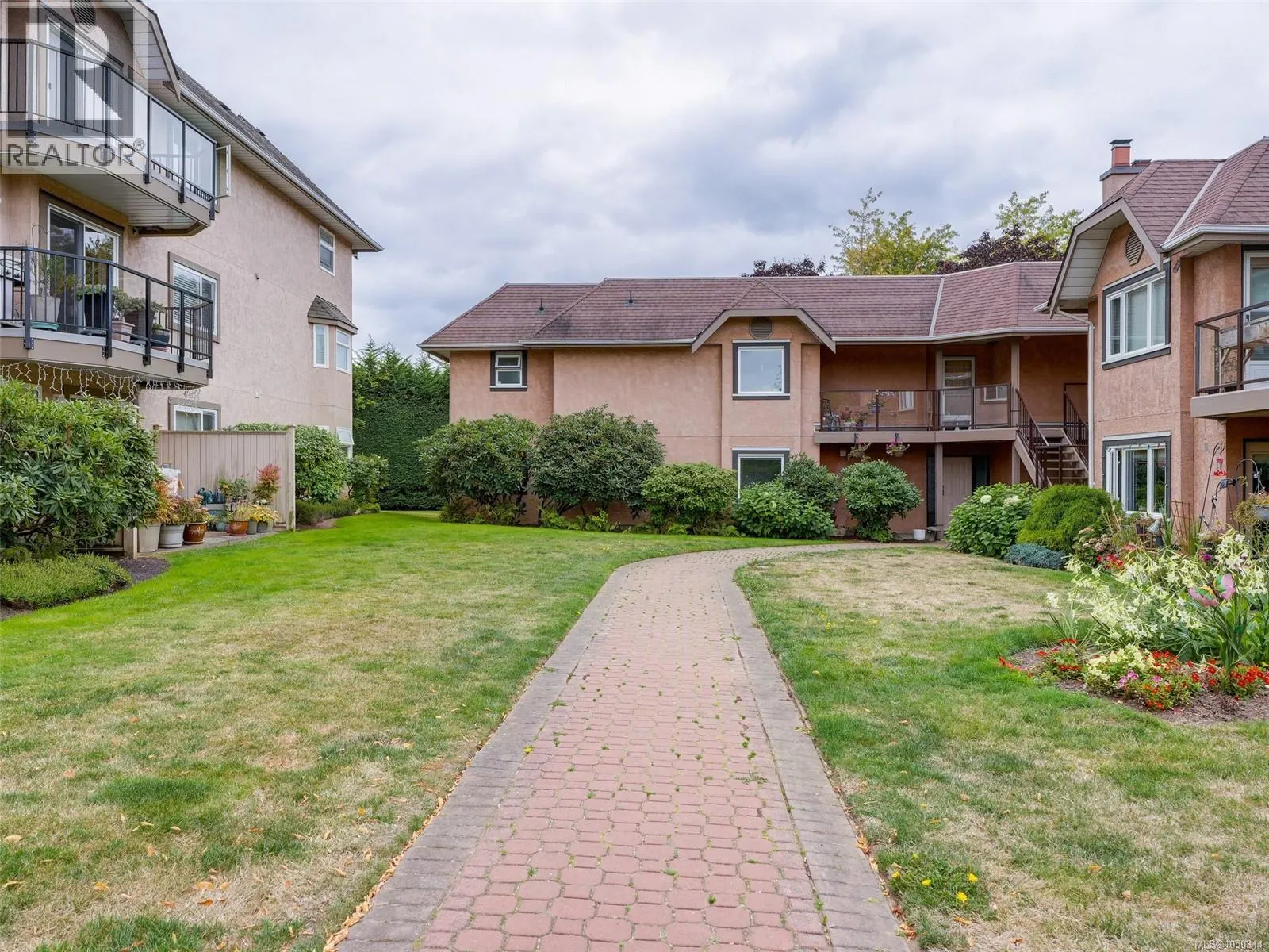 202 7070 West Saanich Rd