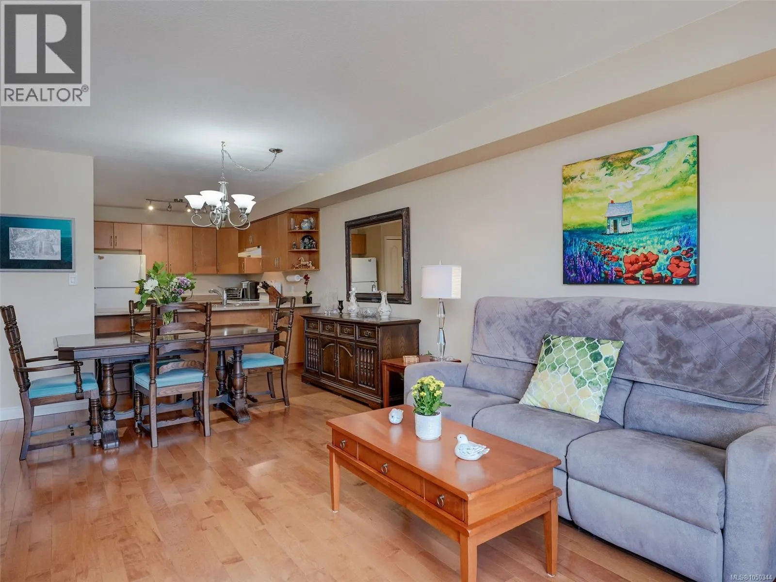 202 7070 West Saanich Rd