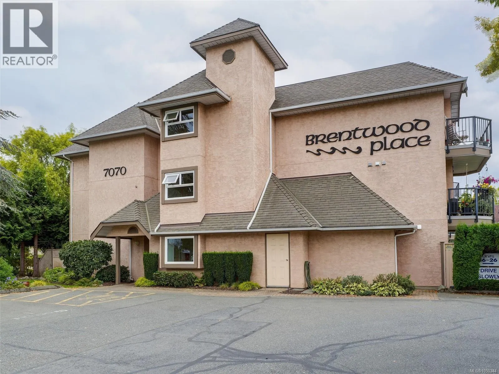 202 7070 West Saanich Rd