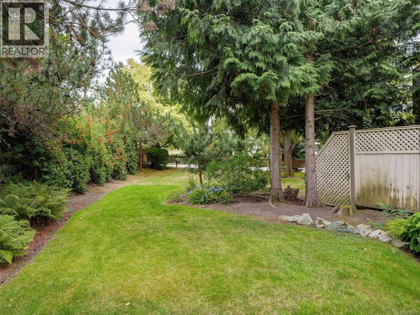 202 7070 West Saanich Rd