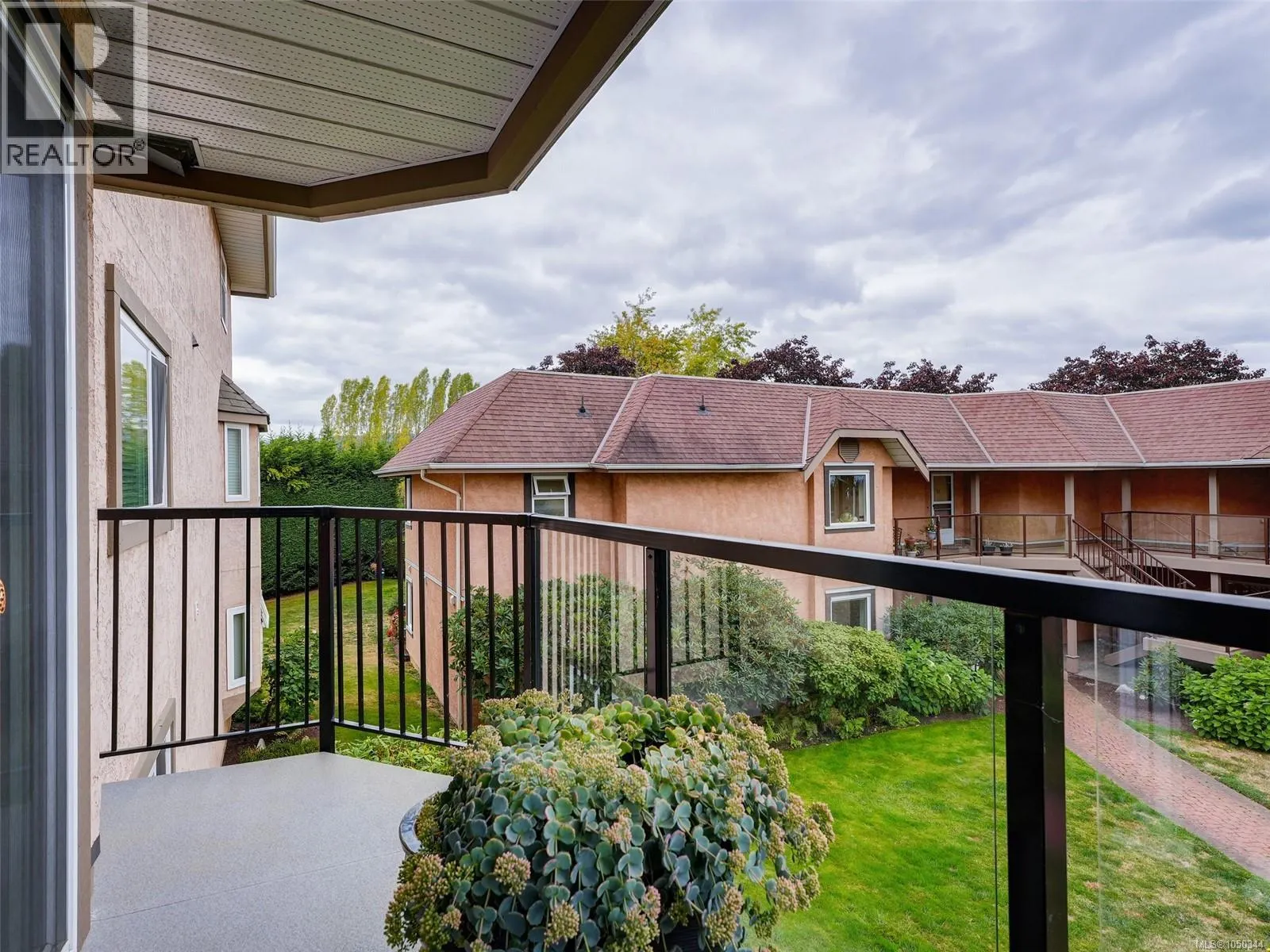 202 7070 West Saanich Rd
