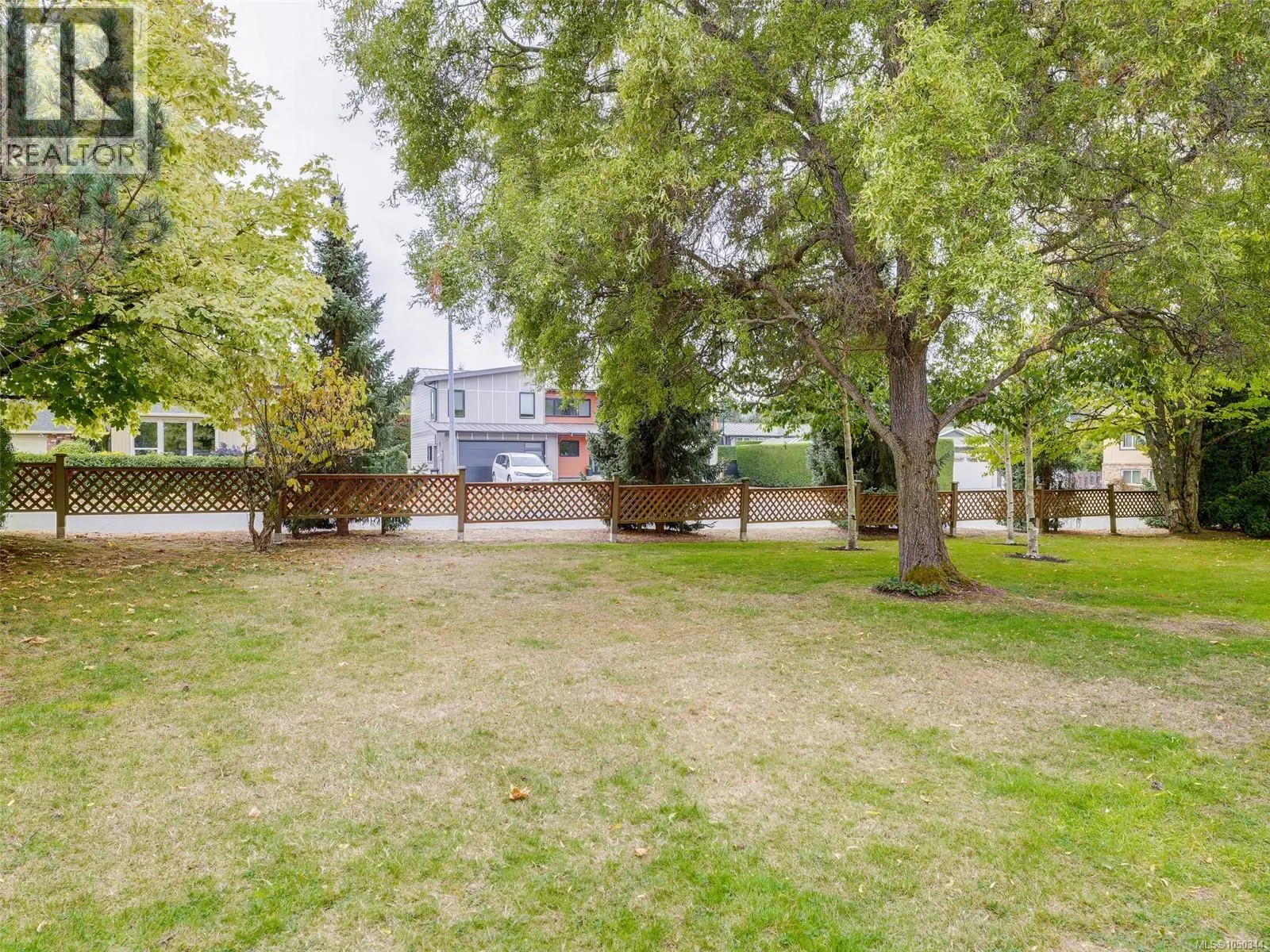 202 7070 West Saanich Rd