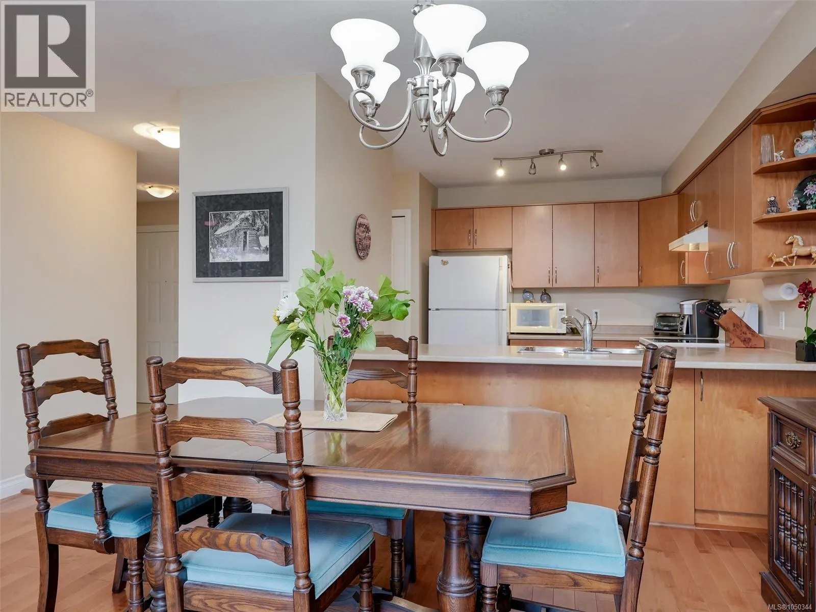 202 7070 West Saanich Rd