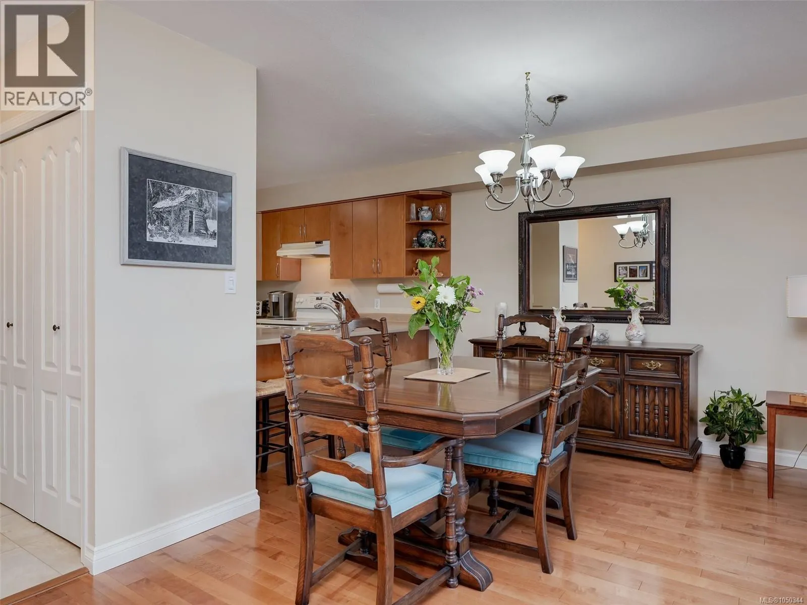 202 7070 West Saanich Rd