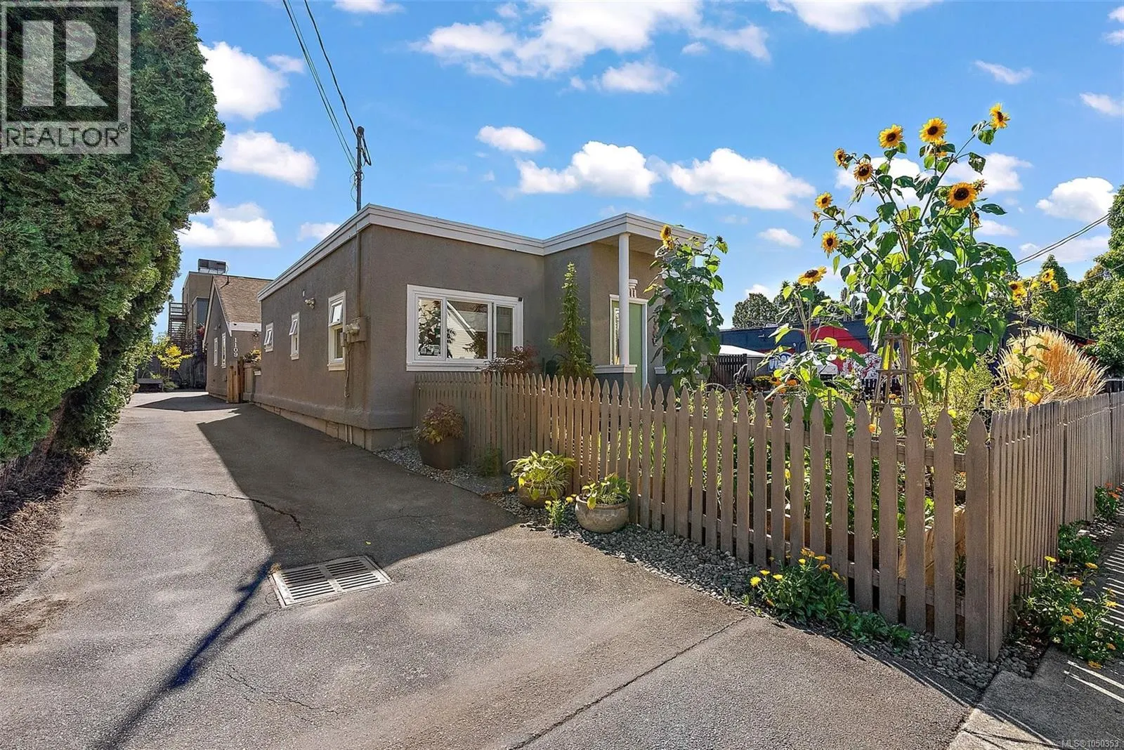 1111 Caledonia Ave