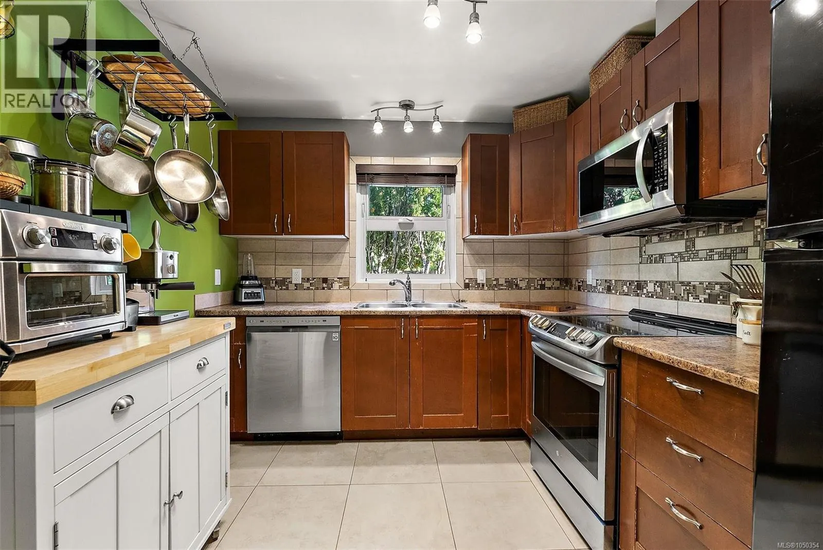 1109 Caledonia Ave
