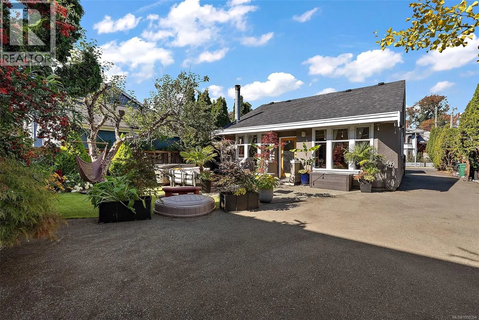 1109 Caledonia Ave
