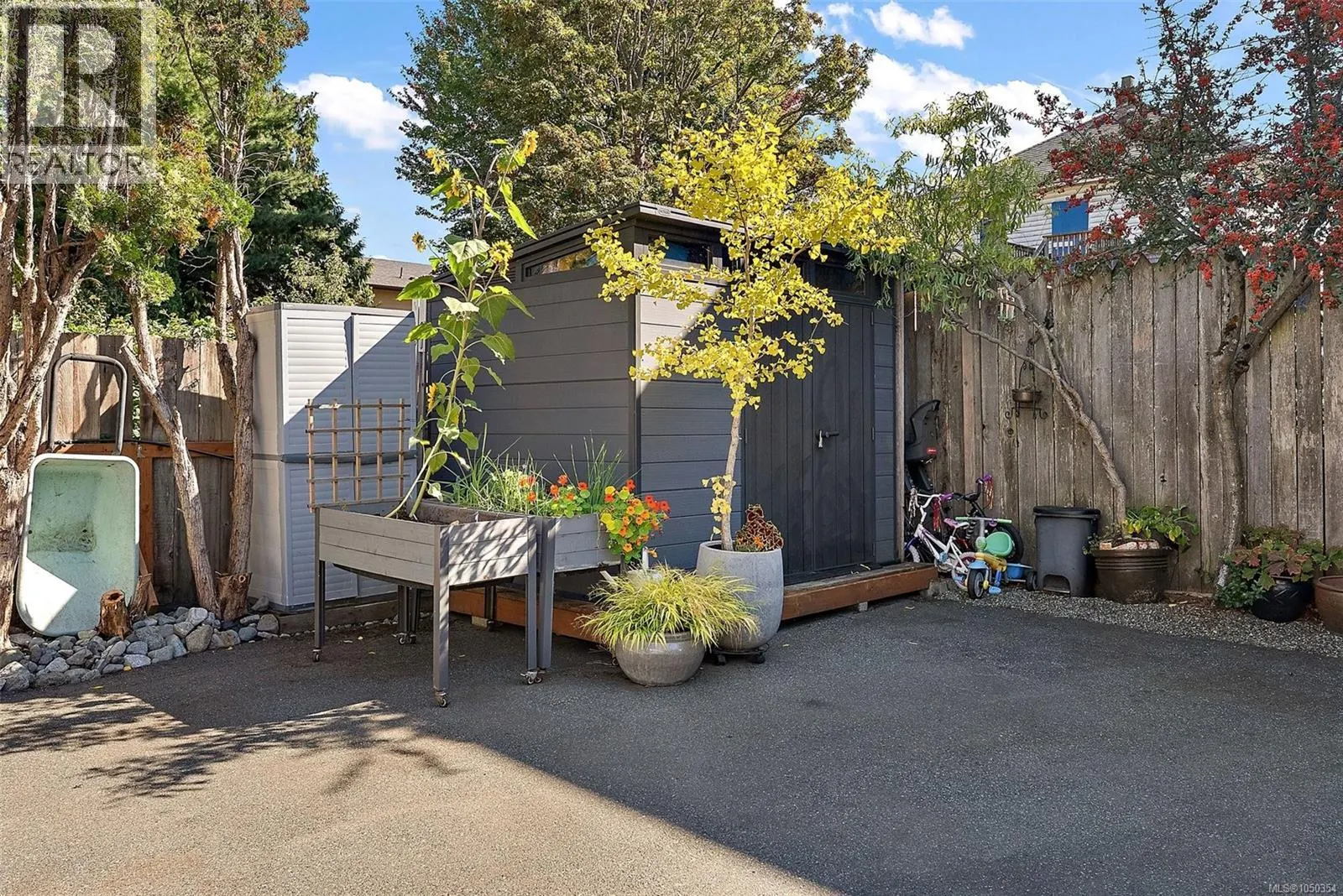 1109 Caledonia Ave