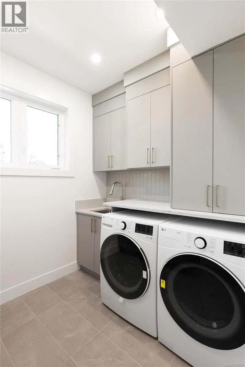 2294 Gail Pl