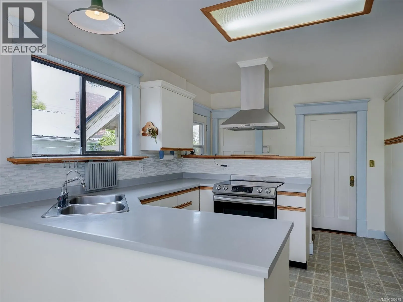 1956 Ashgrove St