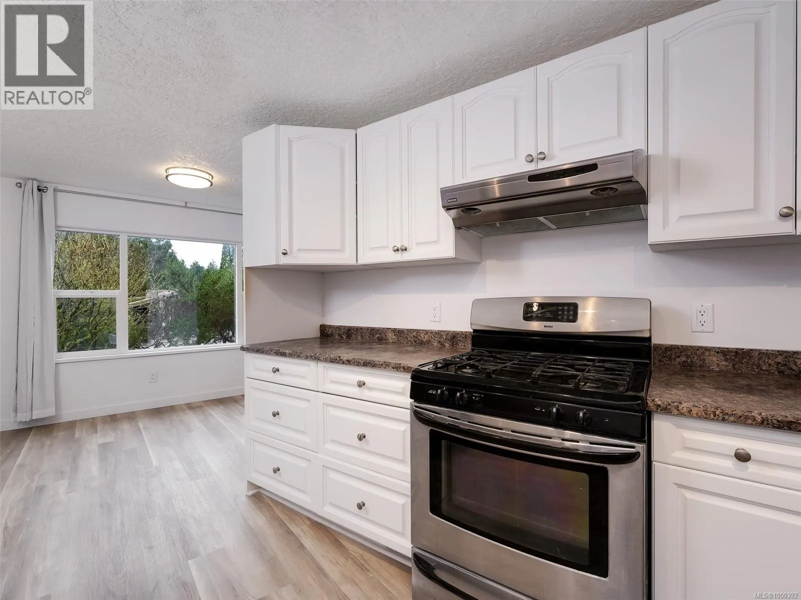 39 2587 Selwyn Rd