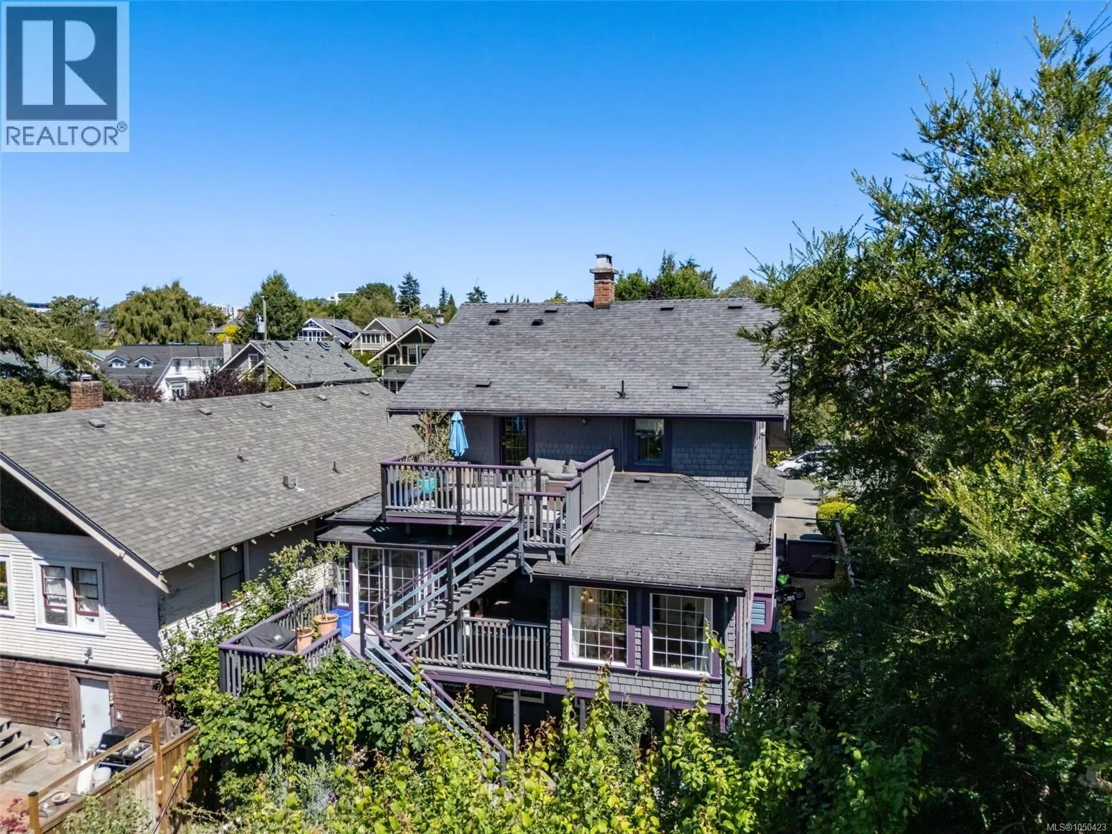 1271 McKenzie St